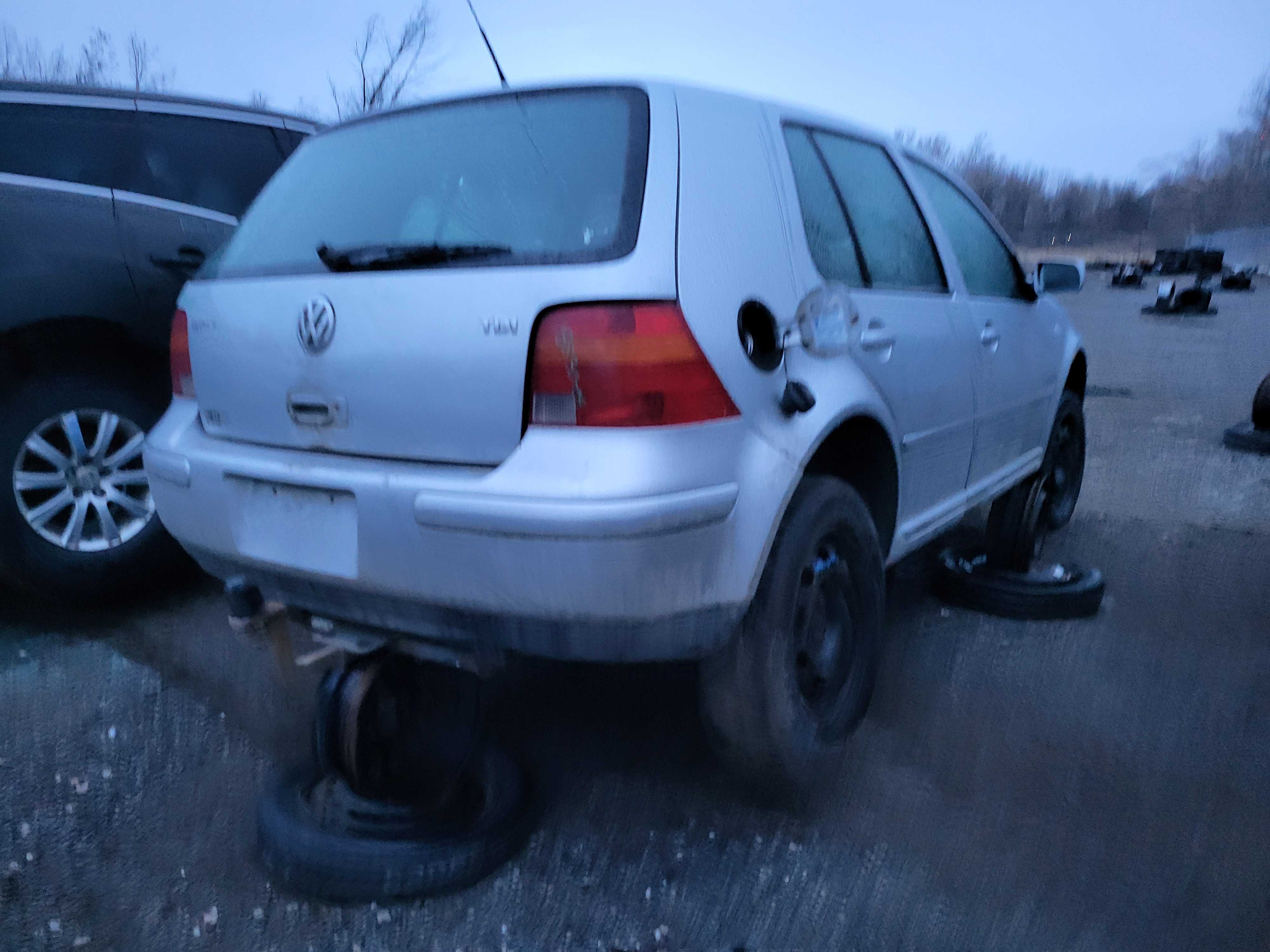 VOLKSWAGEN GOLF 2004