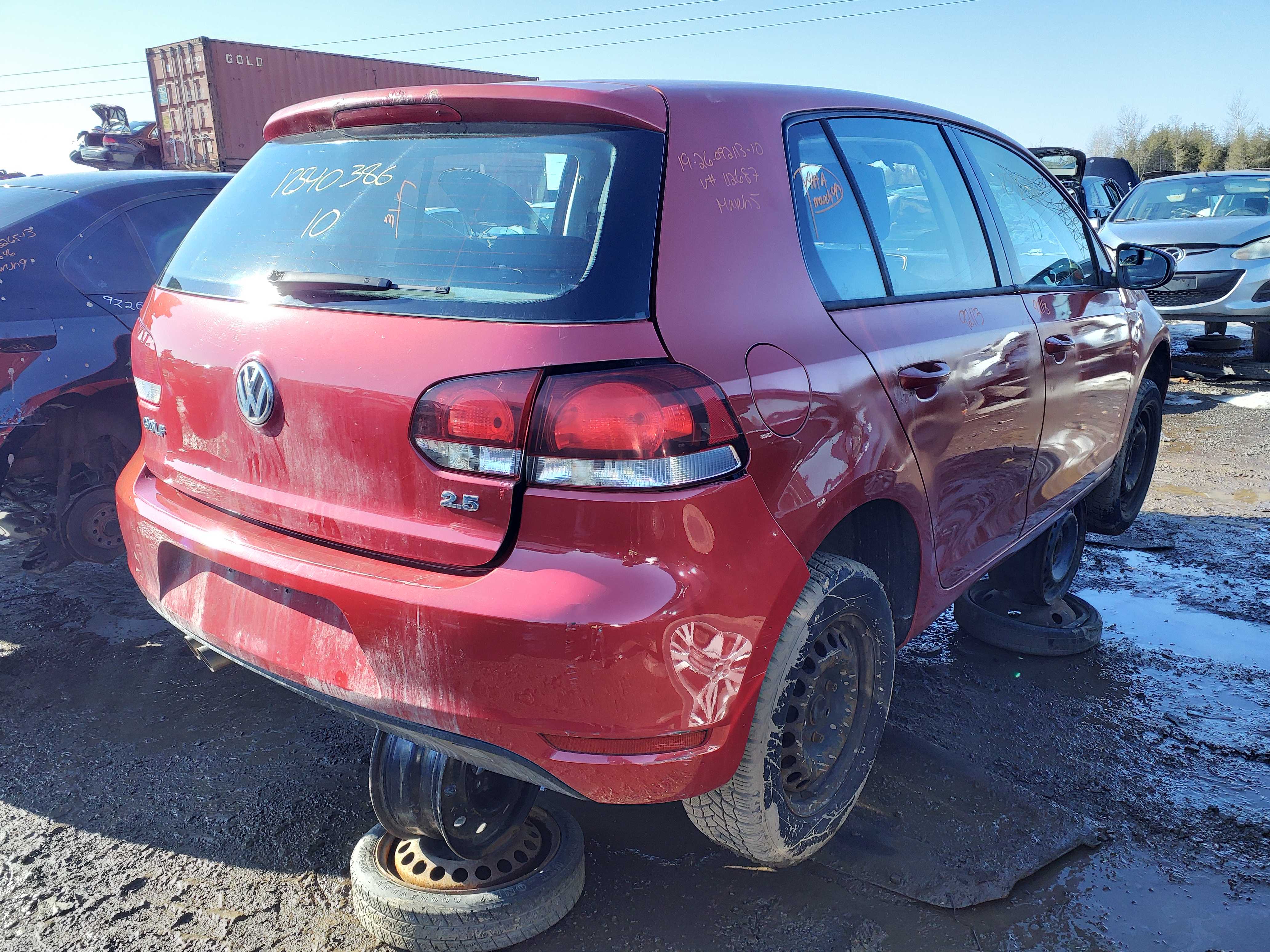 VOLKSWAGEN GOLF 2010