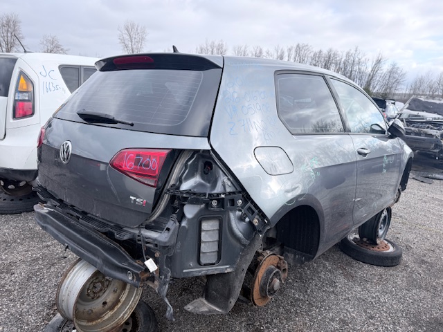 VOLKSWAGEN GOLF 2016