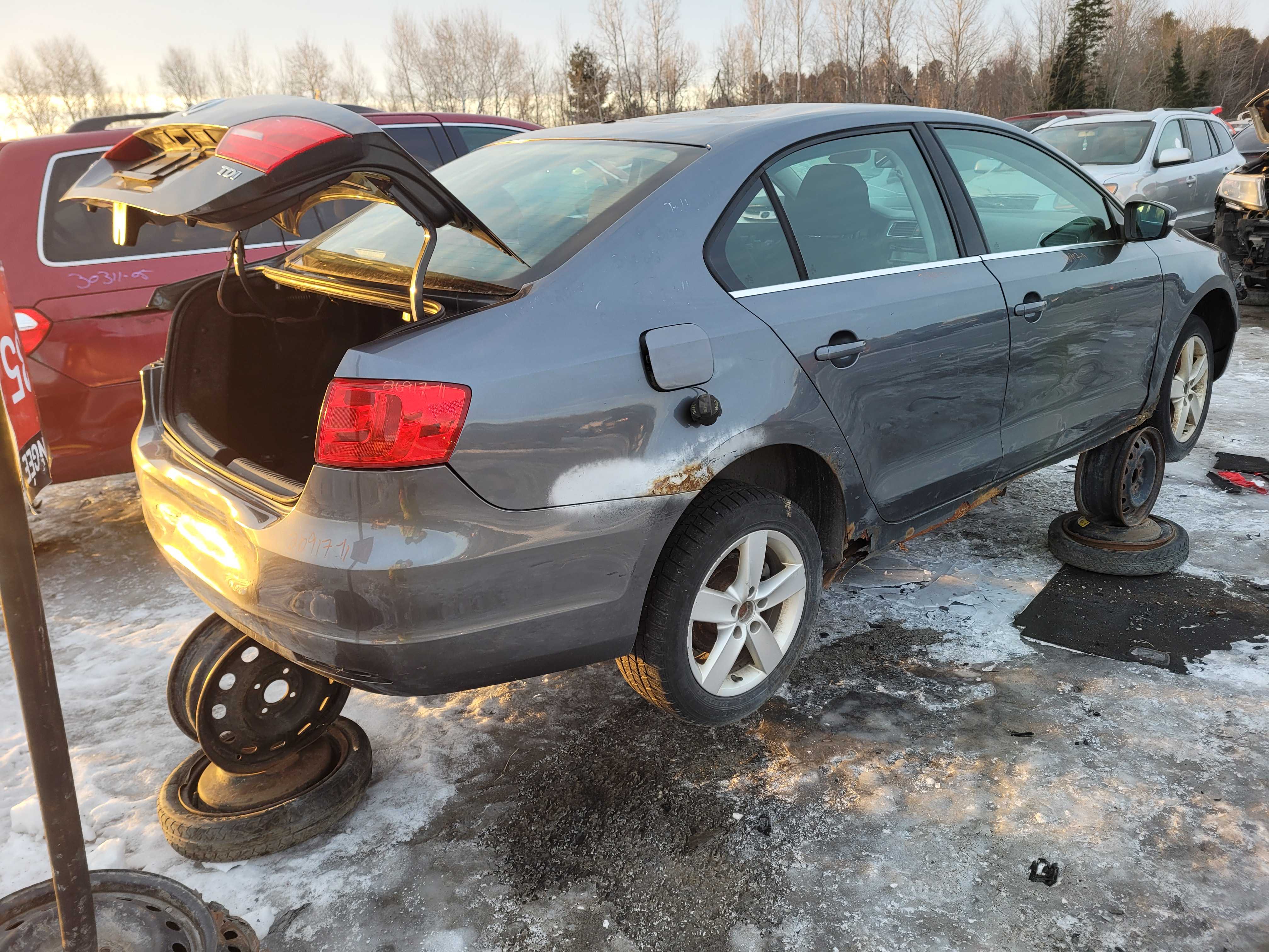 VOLKSWAGEN JETTA 2011