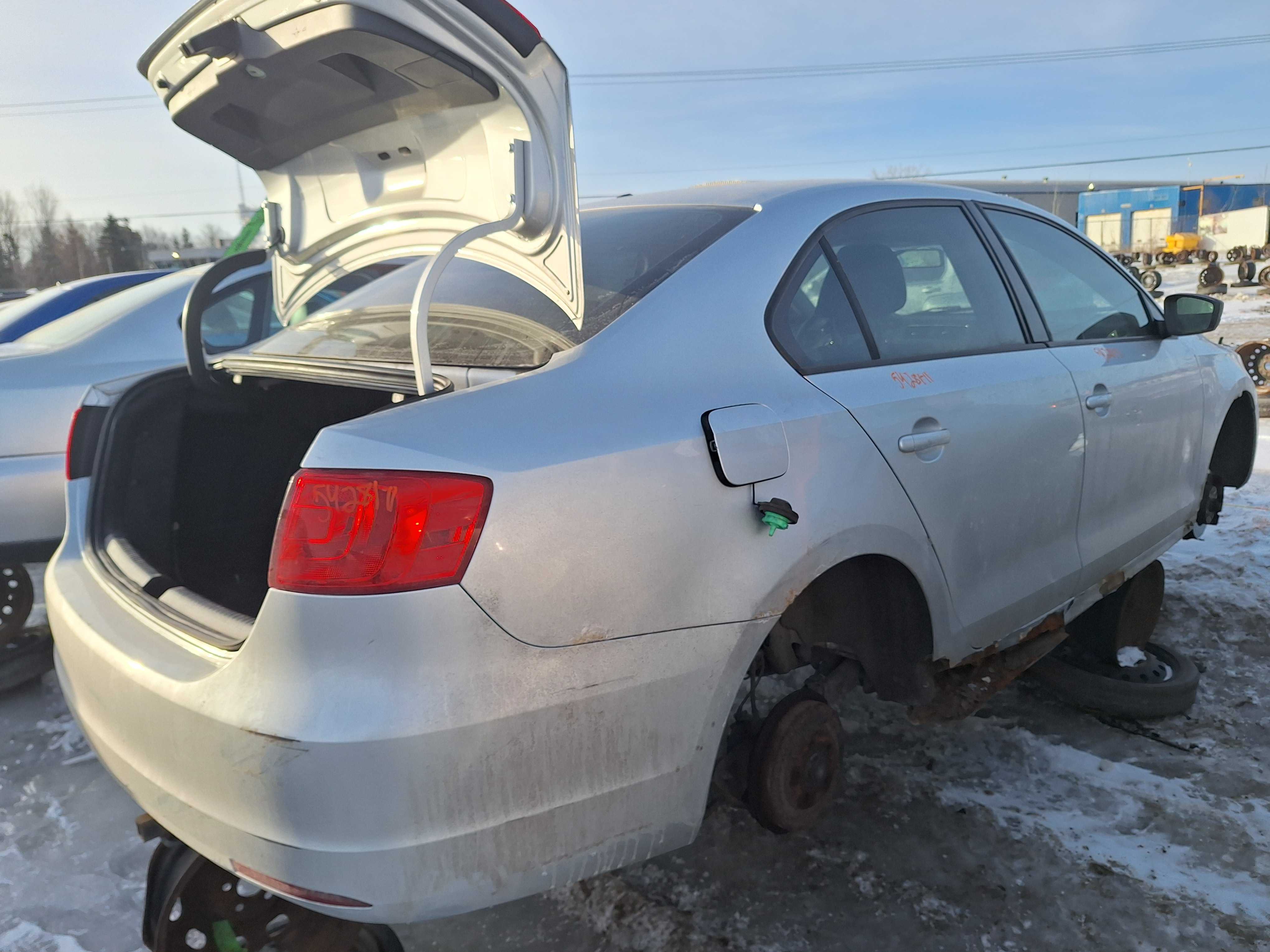 VOLKSWAGEN JETTA 2011