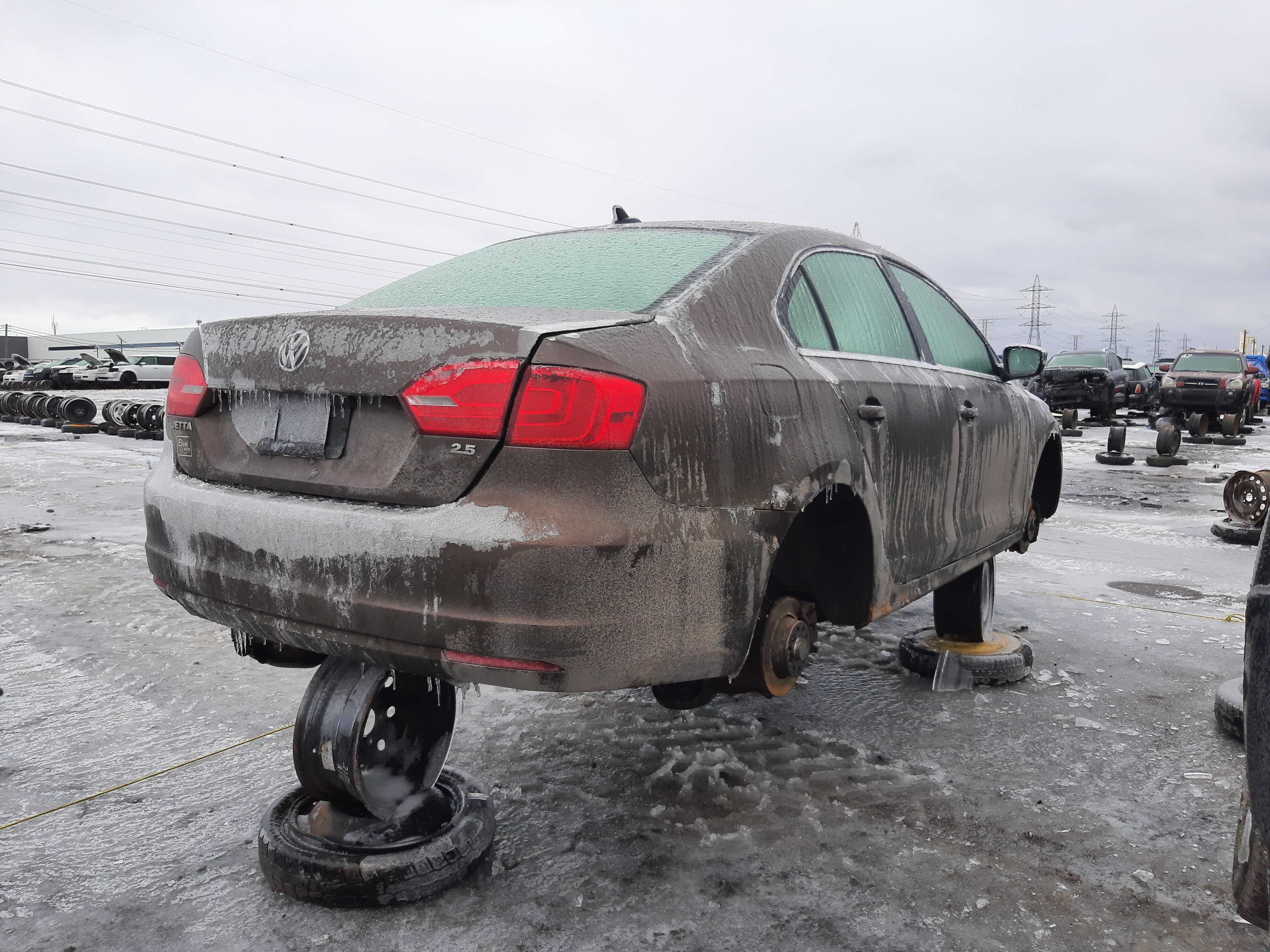 VOLKSWAGEN JETTA 2011