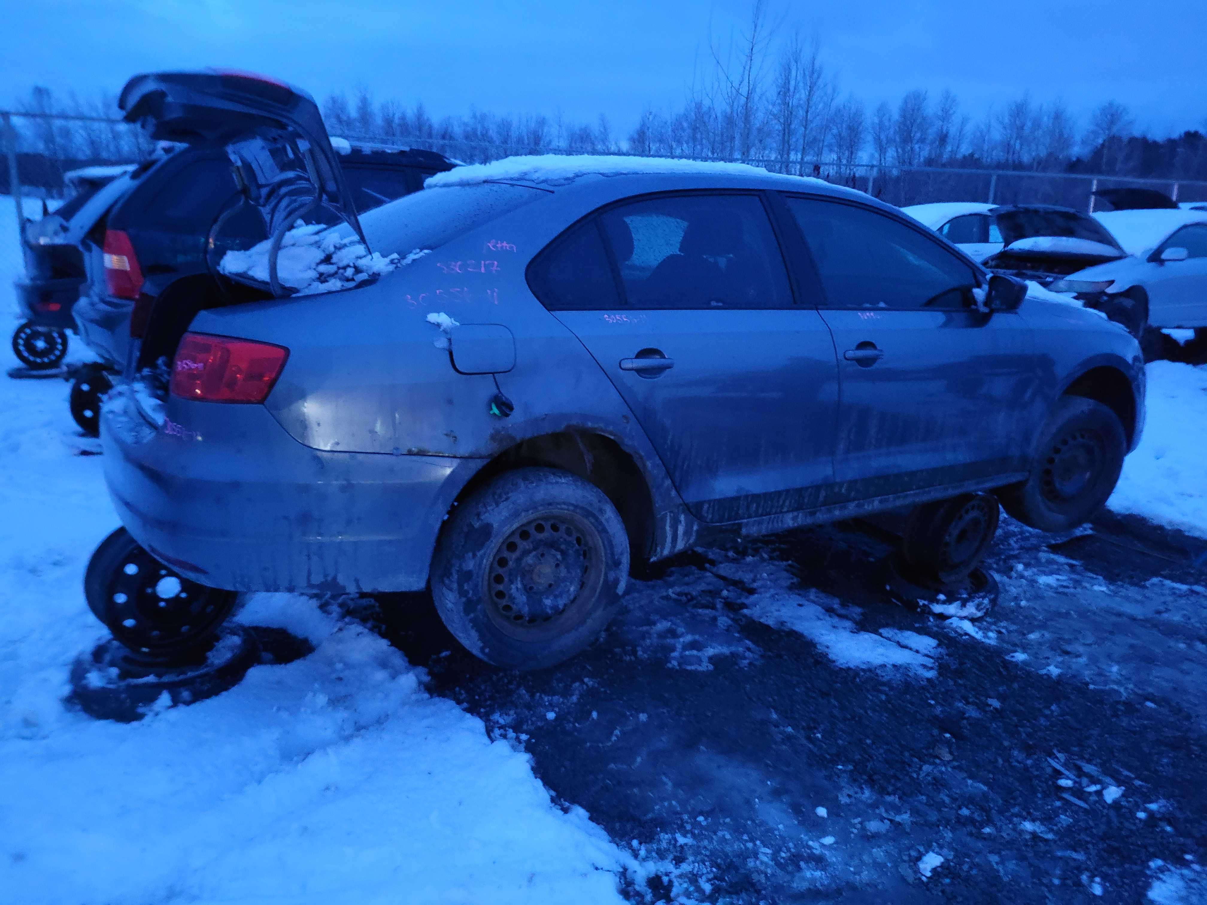 VOLKSWAGEN JETTA 2011