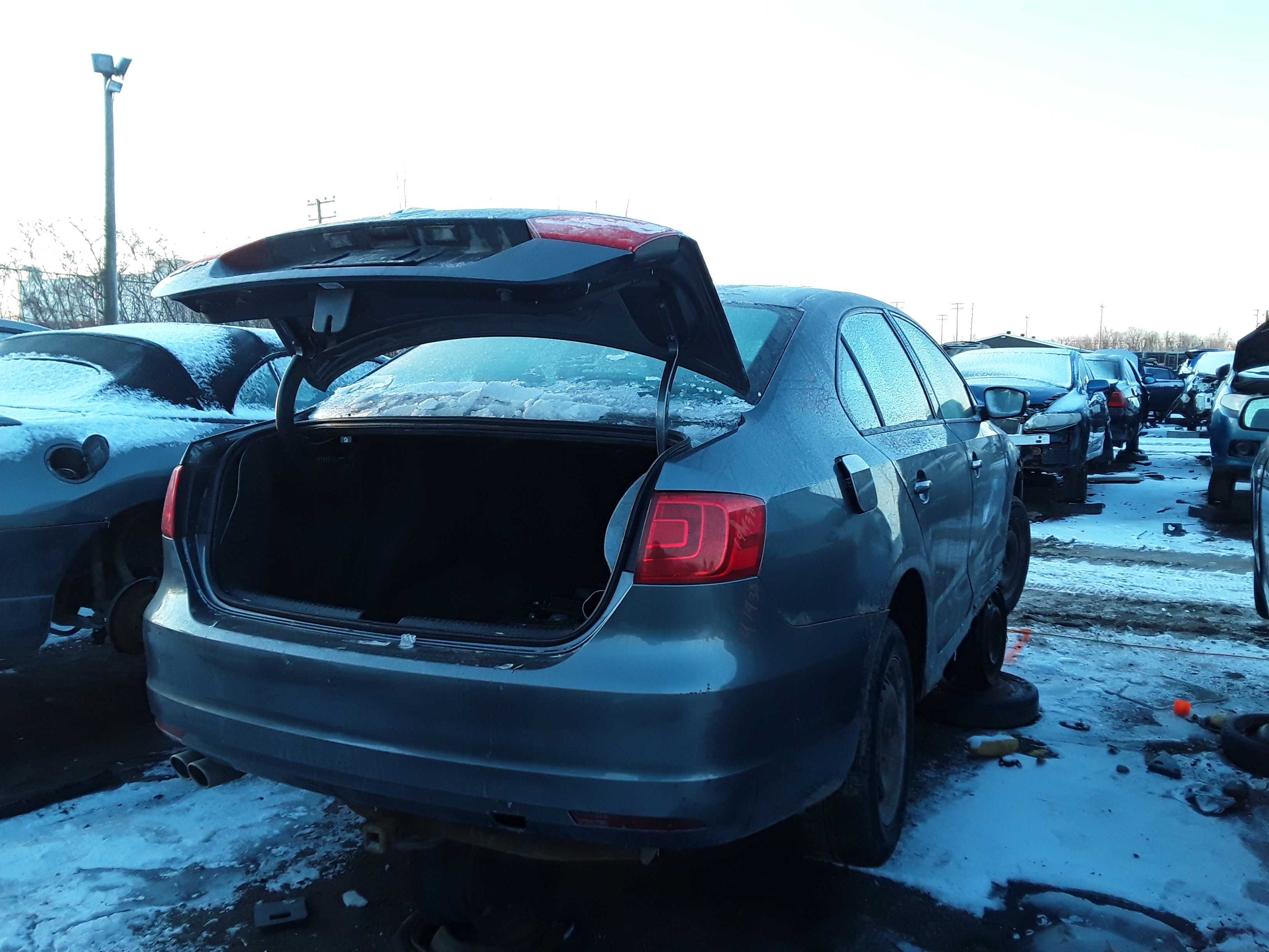 VOLKSWAGEN JETTA 2011