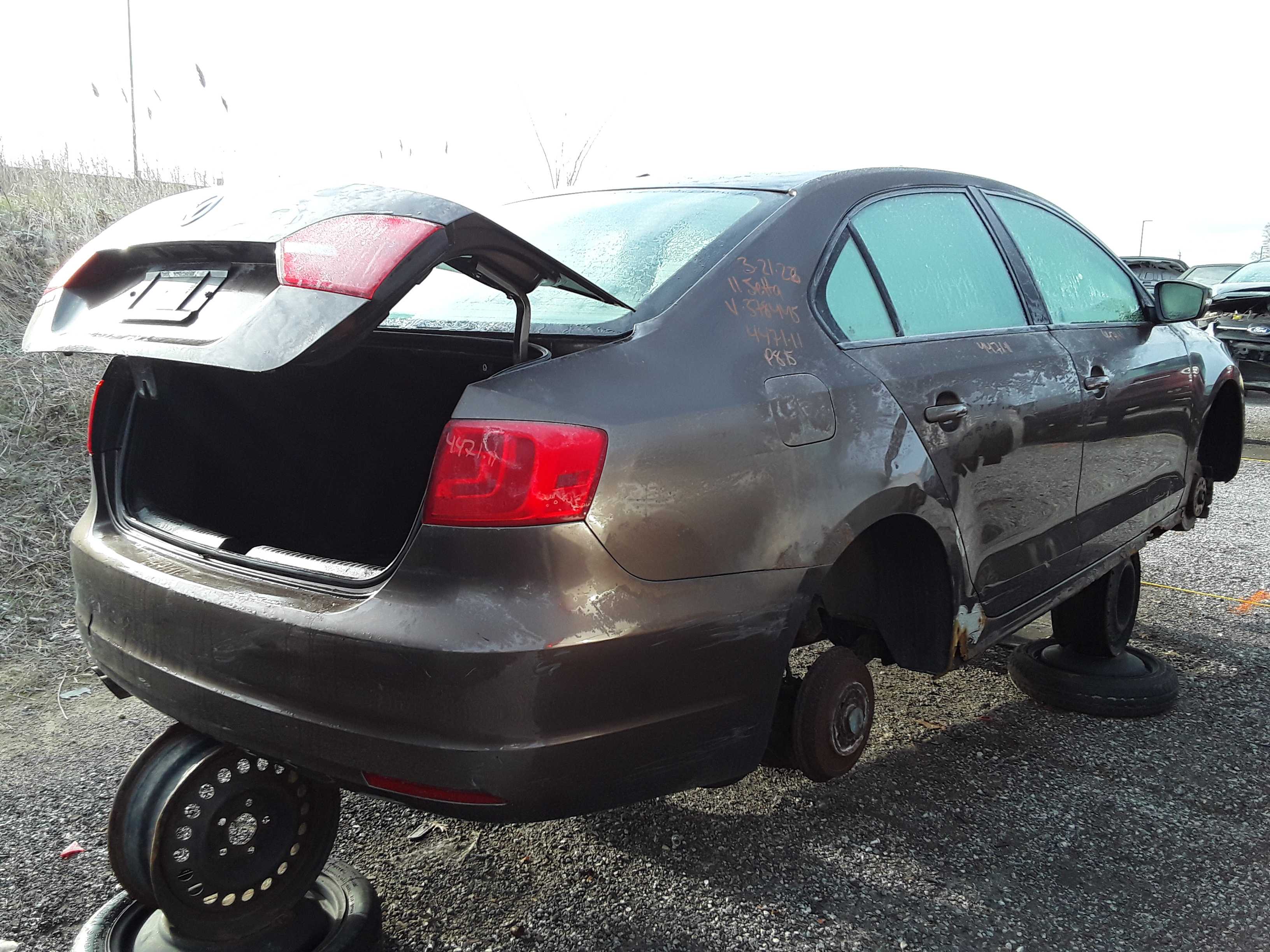 VOLKSWAGEN JETTA 2011