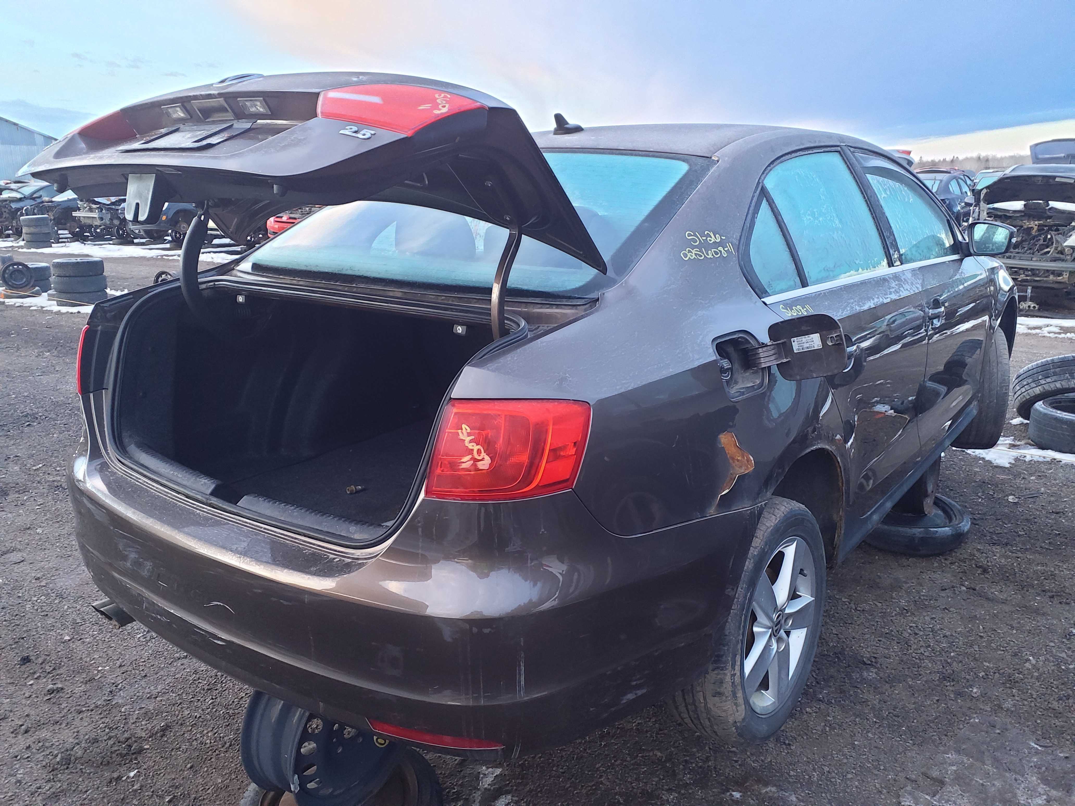 VOLKSWAGEN JETTA 2011