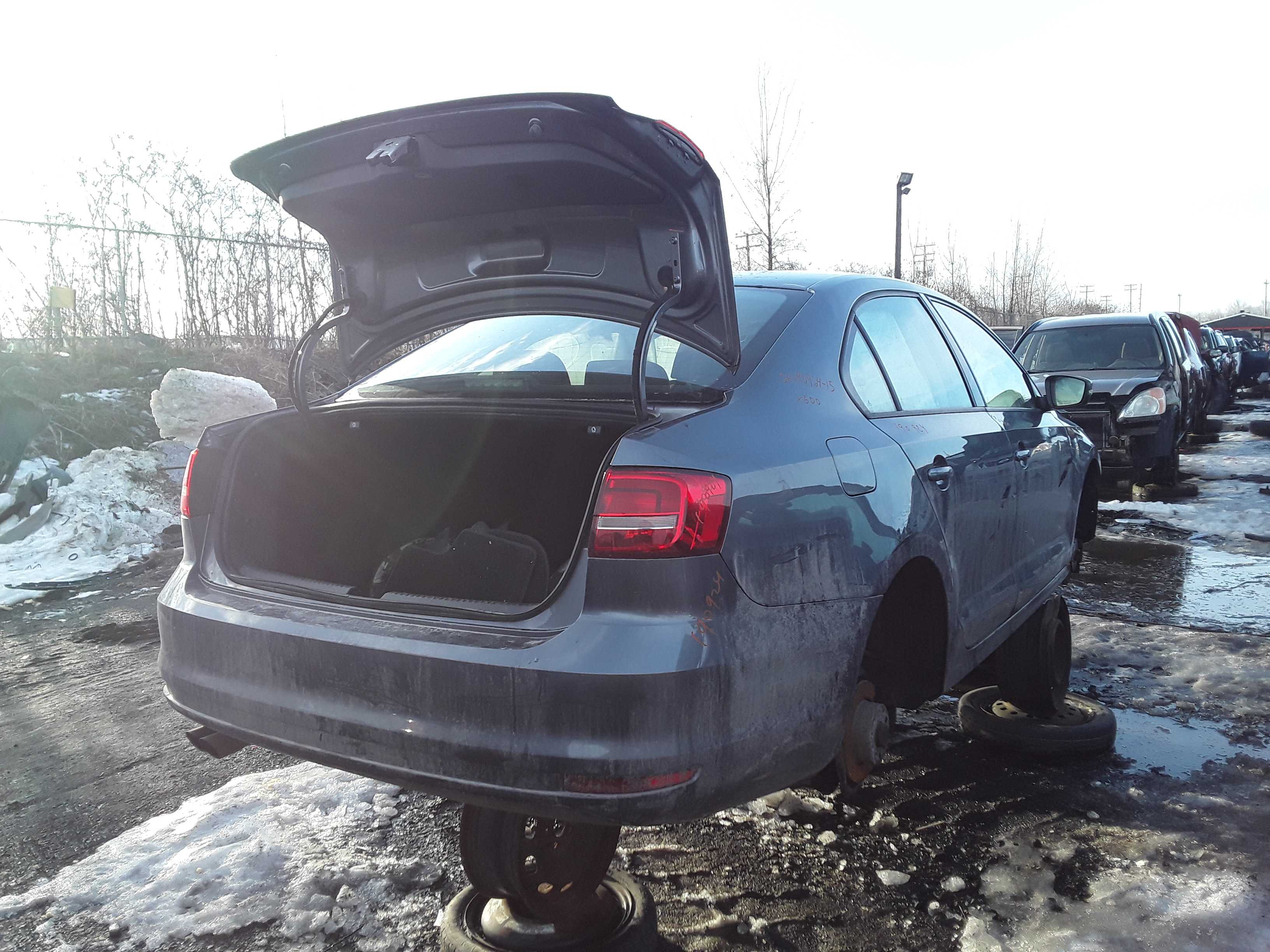 VOLKSWAGEN JETTA 2015