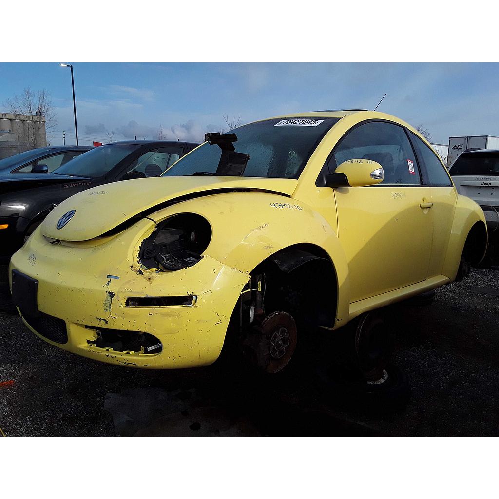 VOLKSWAGEN NEW BEETLE 2010