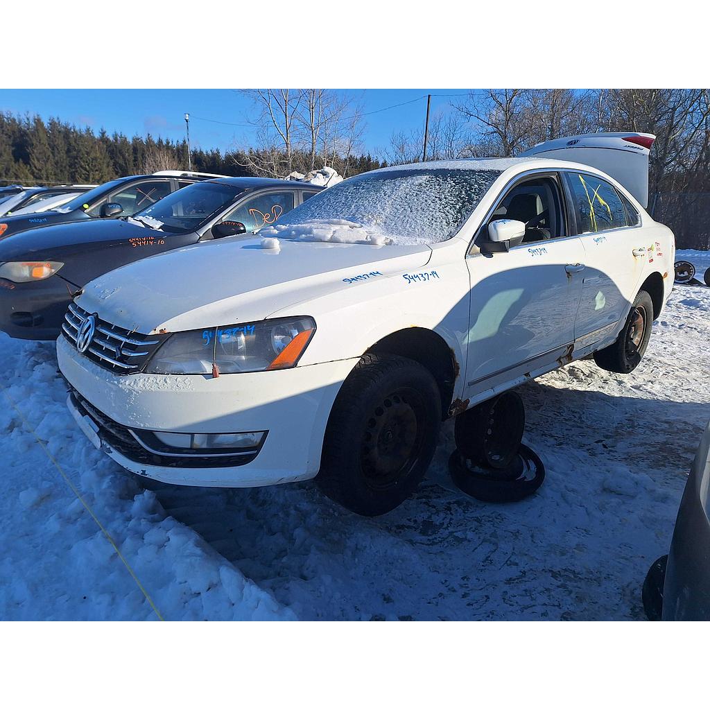 VOLKSWAGEN PASSAT 2014