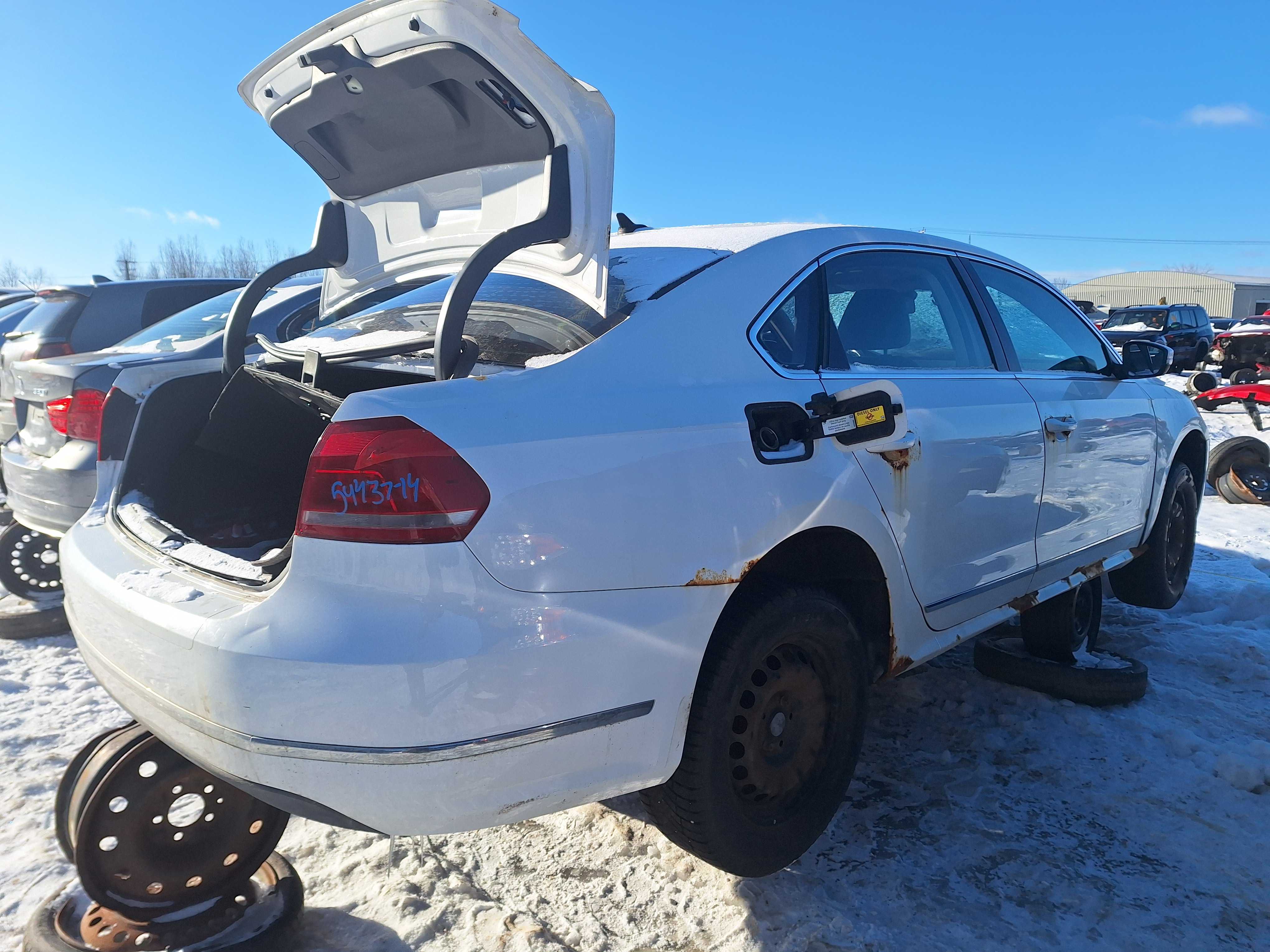 VOLKSWAGEN PASSAT 2014