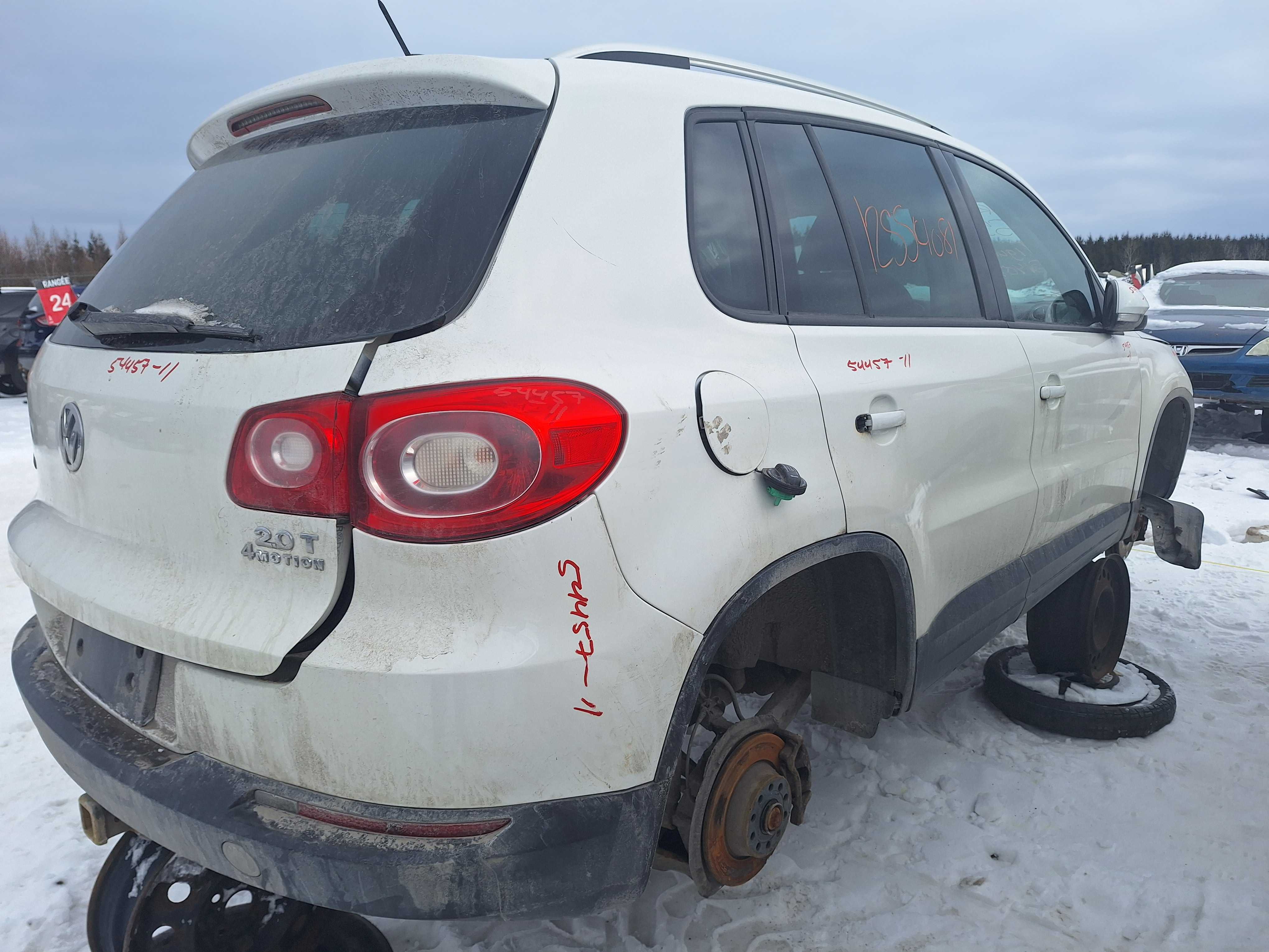 VOLKSWAGEN TIGUAN 2011