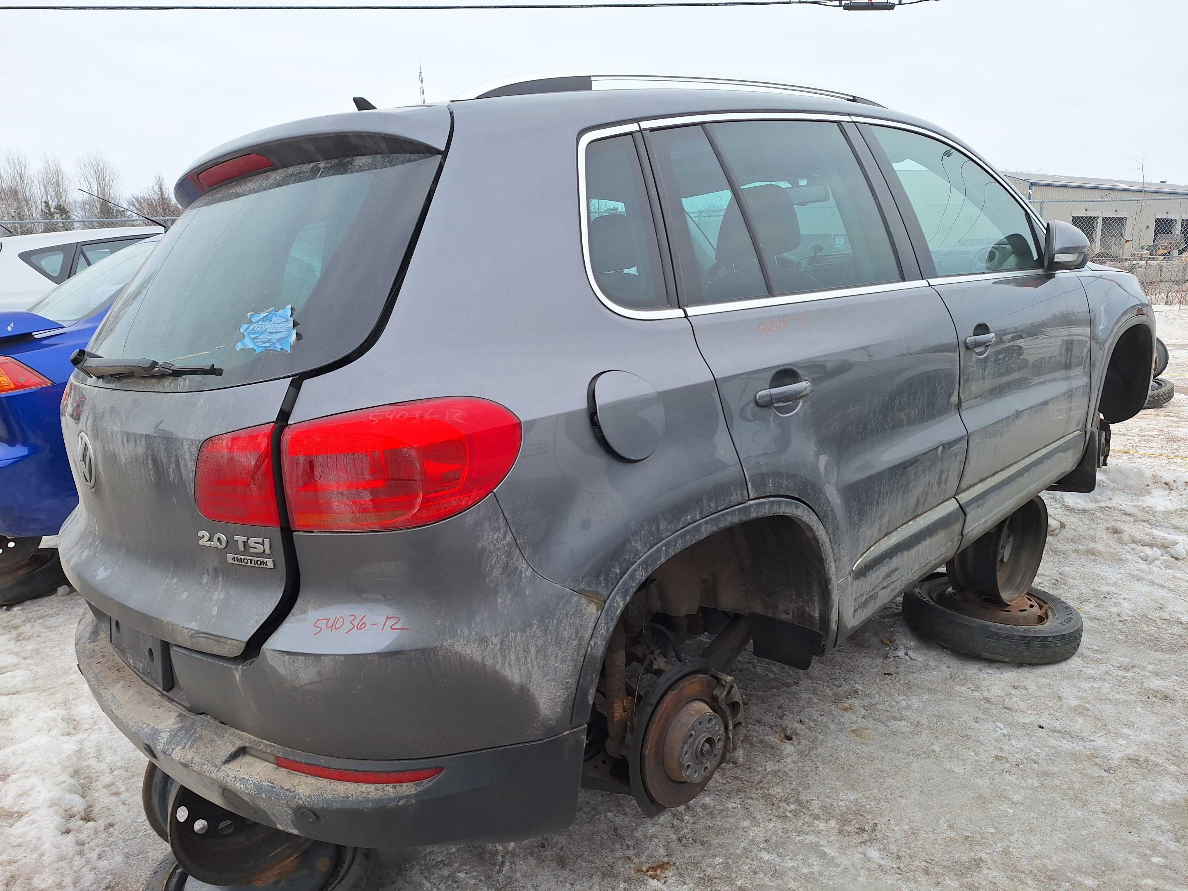 VOLKSWAGEN TIGUAN 2012