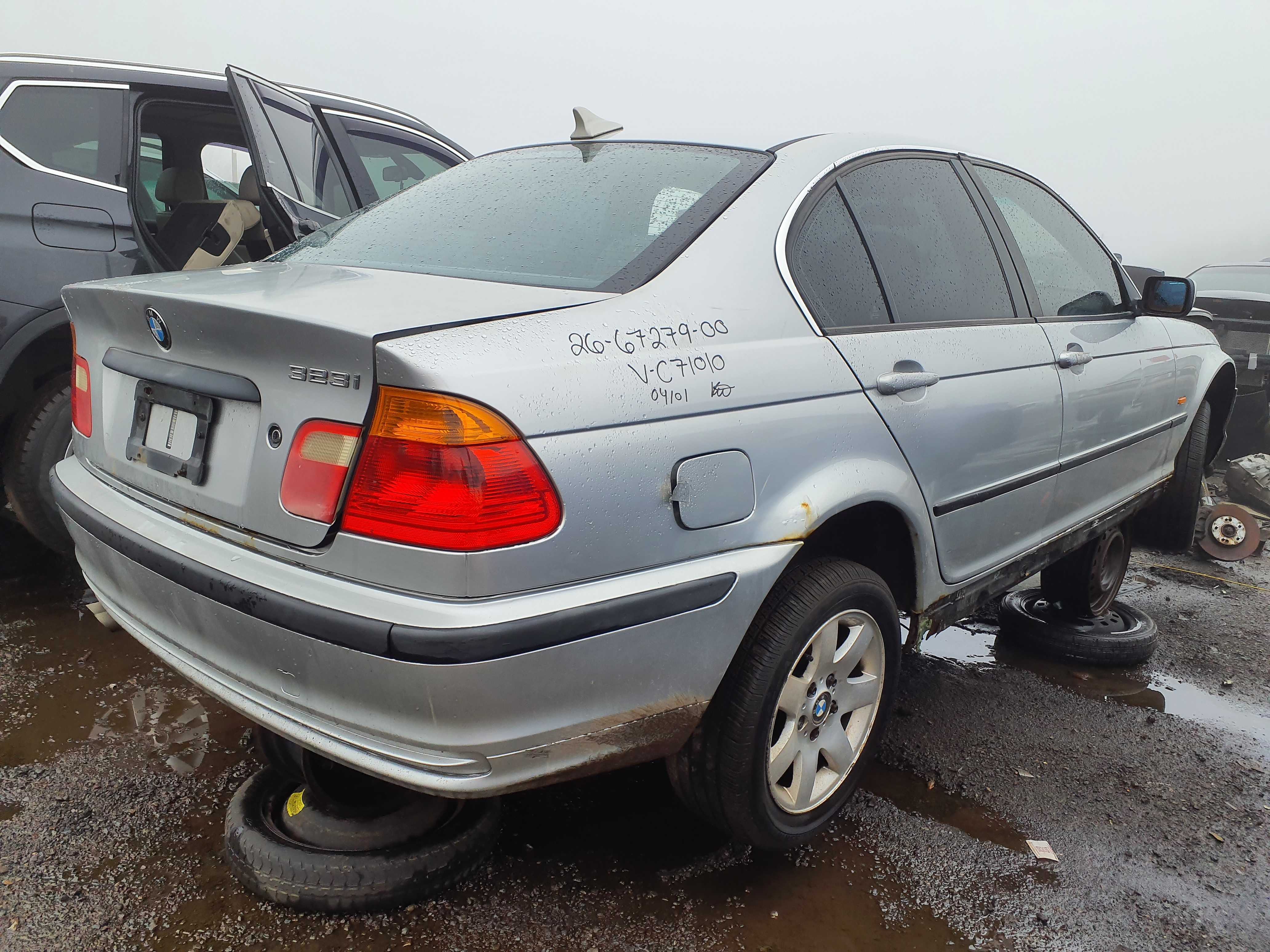 BMW 323 2000