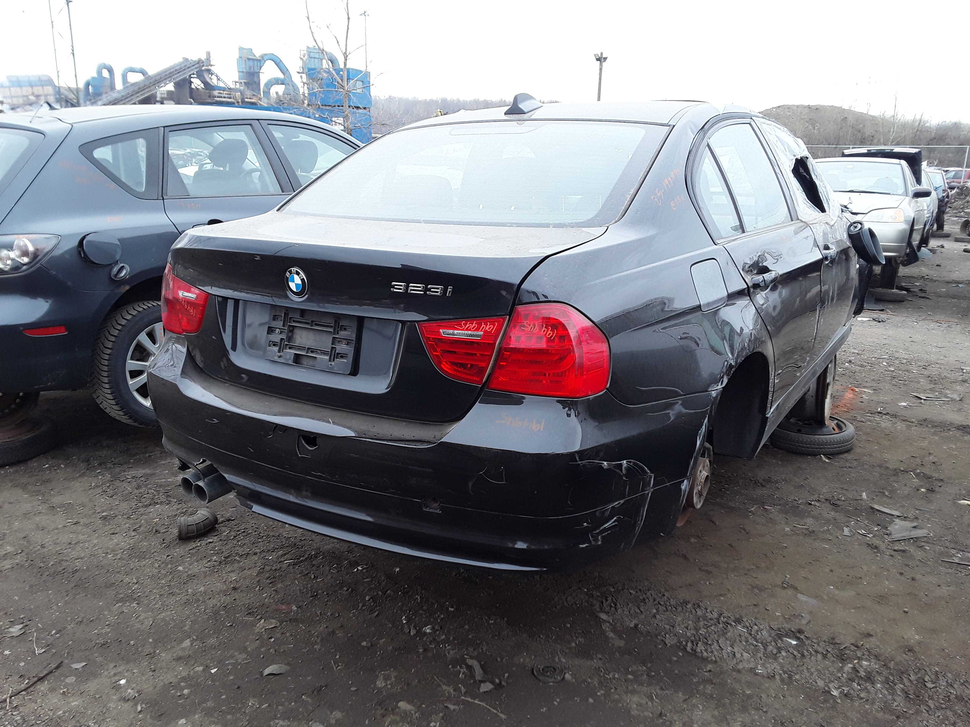 BMW 323 2011