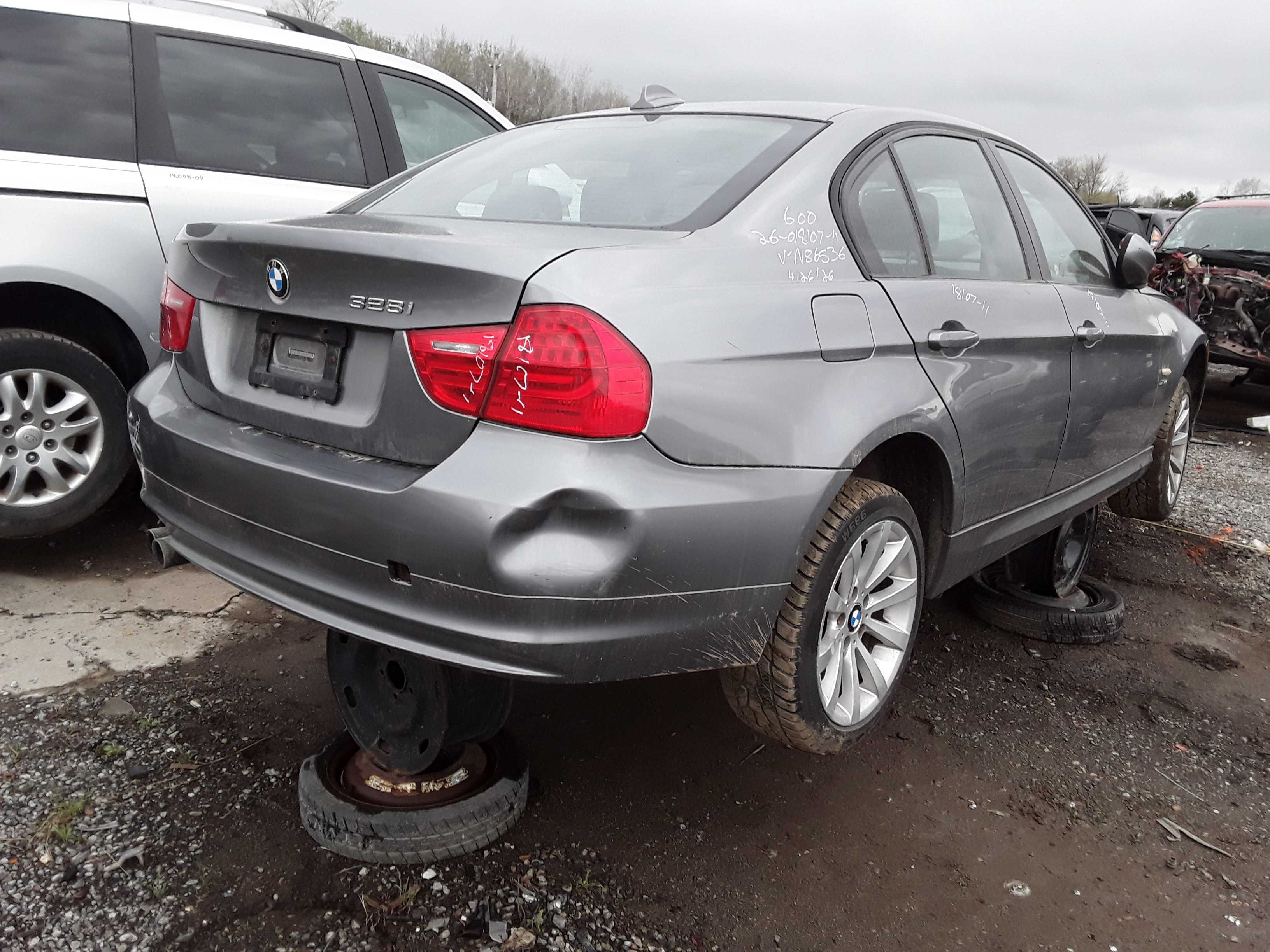 BMW 328 2011