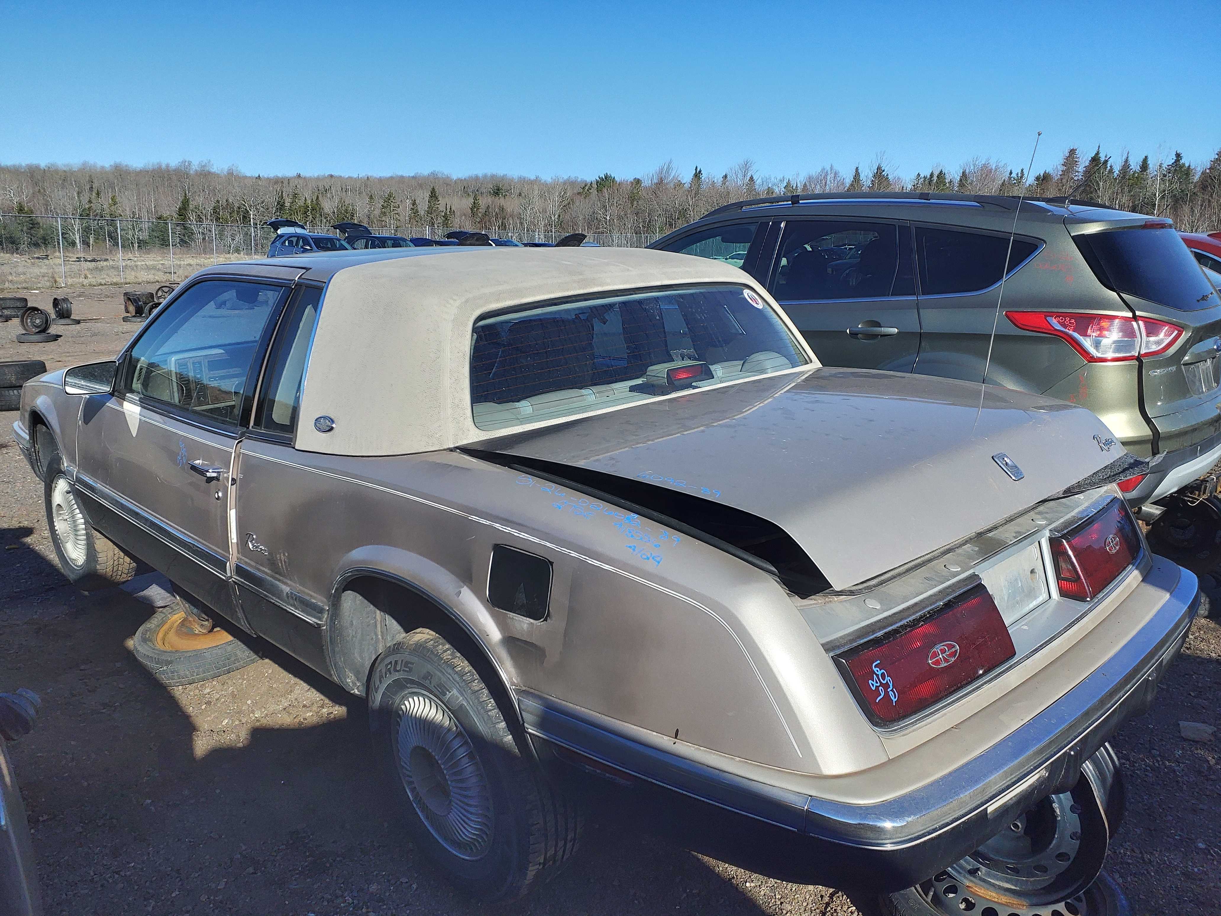 BUICK RIVIERA 1989