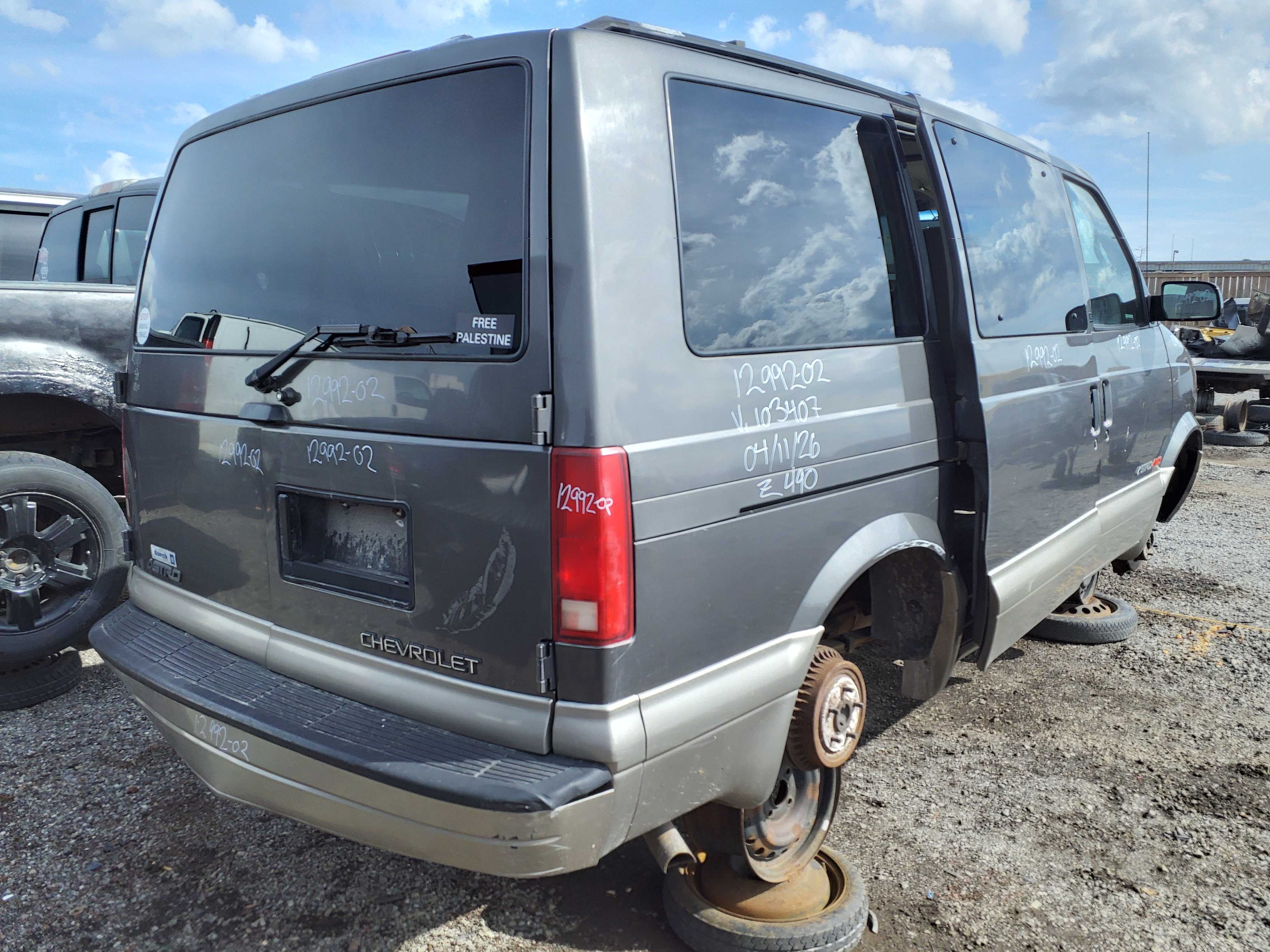 CHEVROLET ASTRO 2002