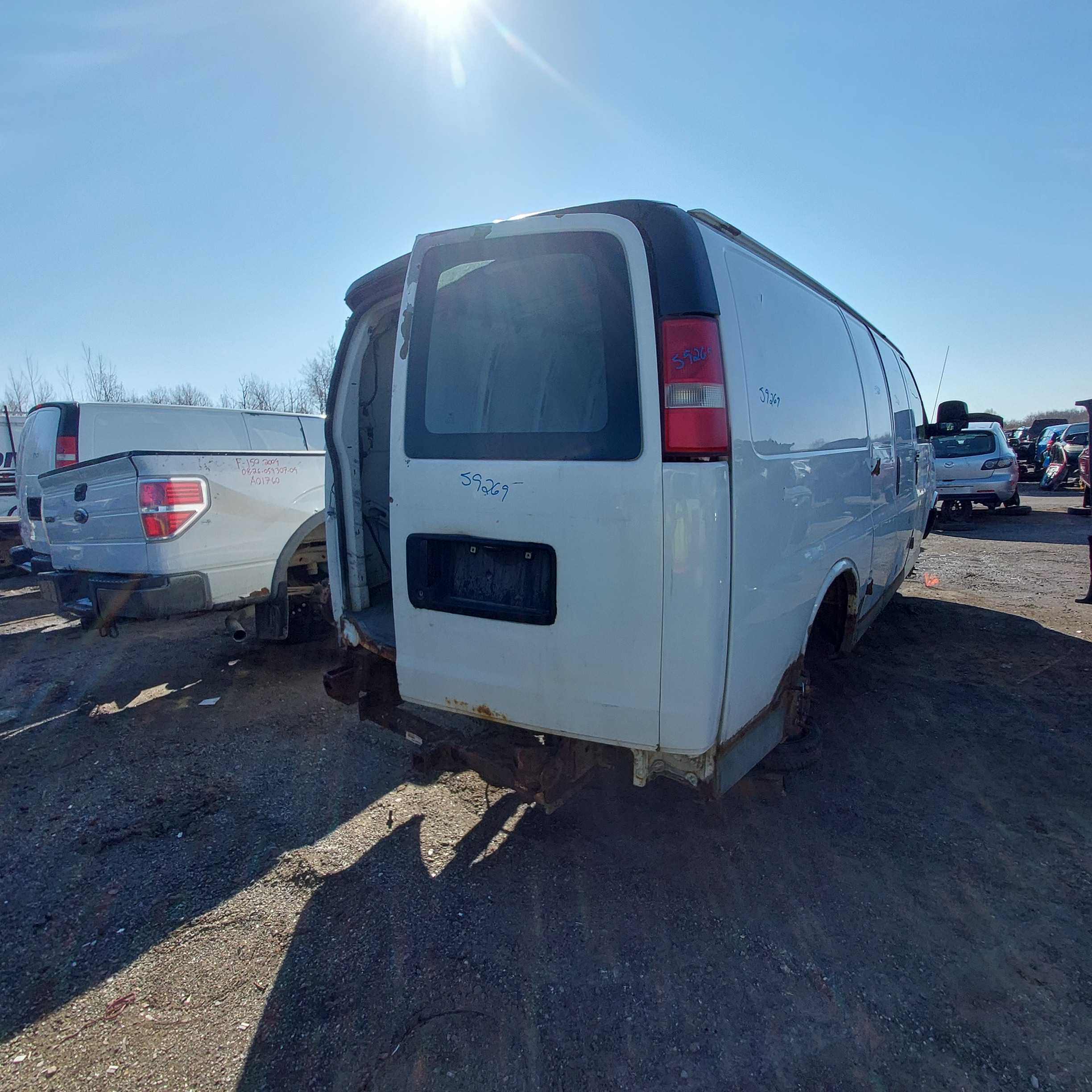 CHEVROLET EXPRESS VAN 2009