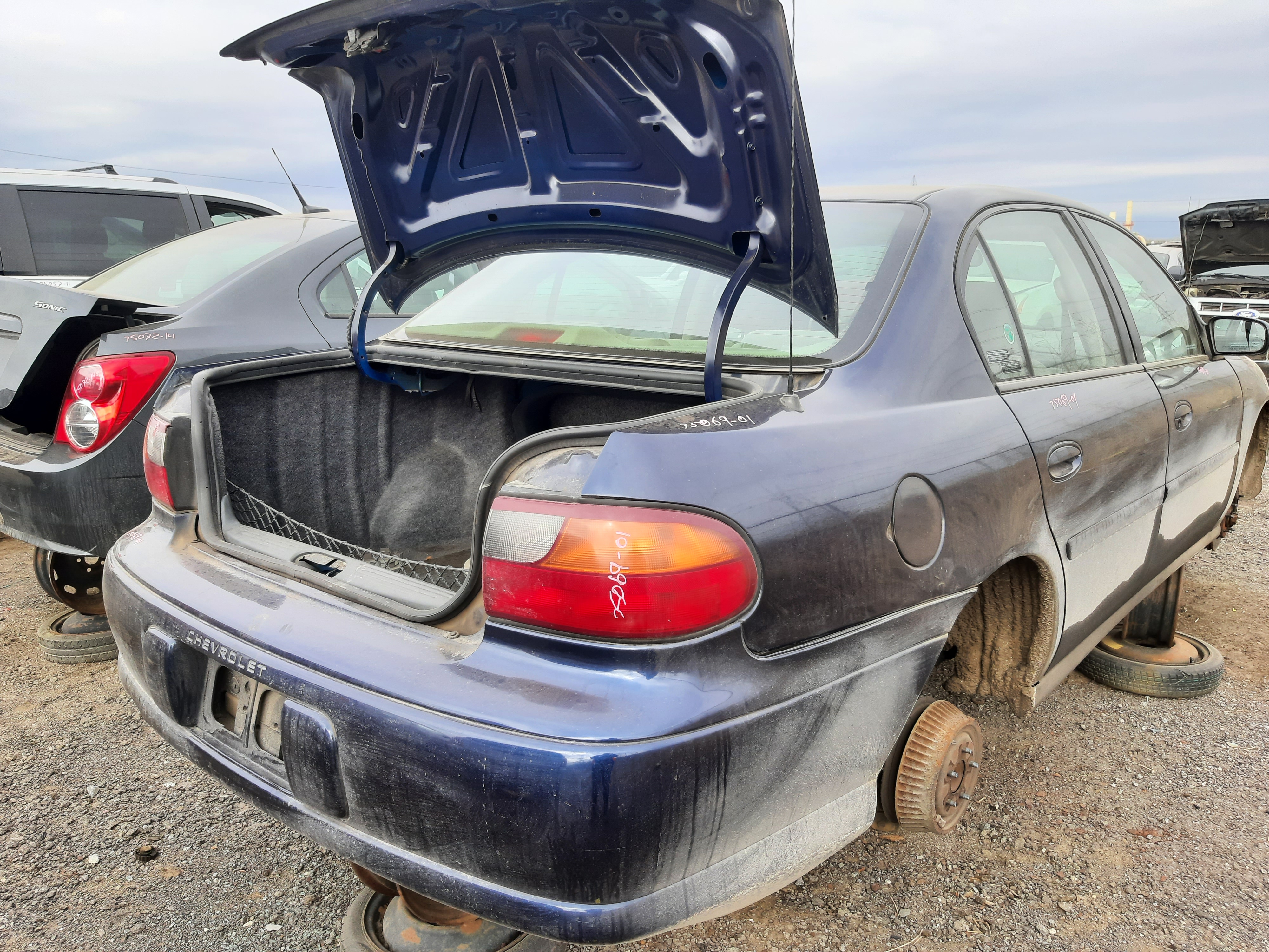 CHEVROLET MALIBU 2001