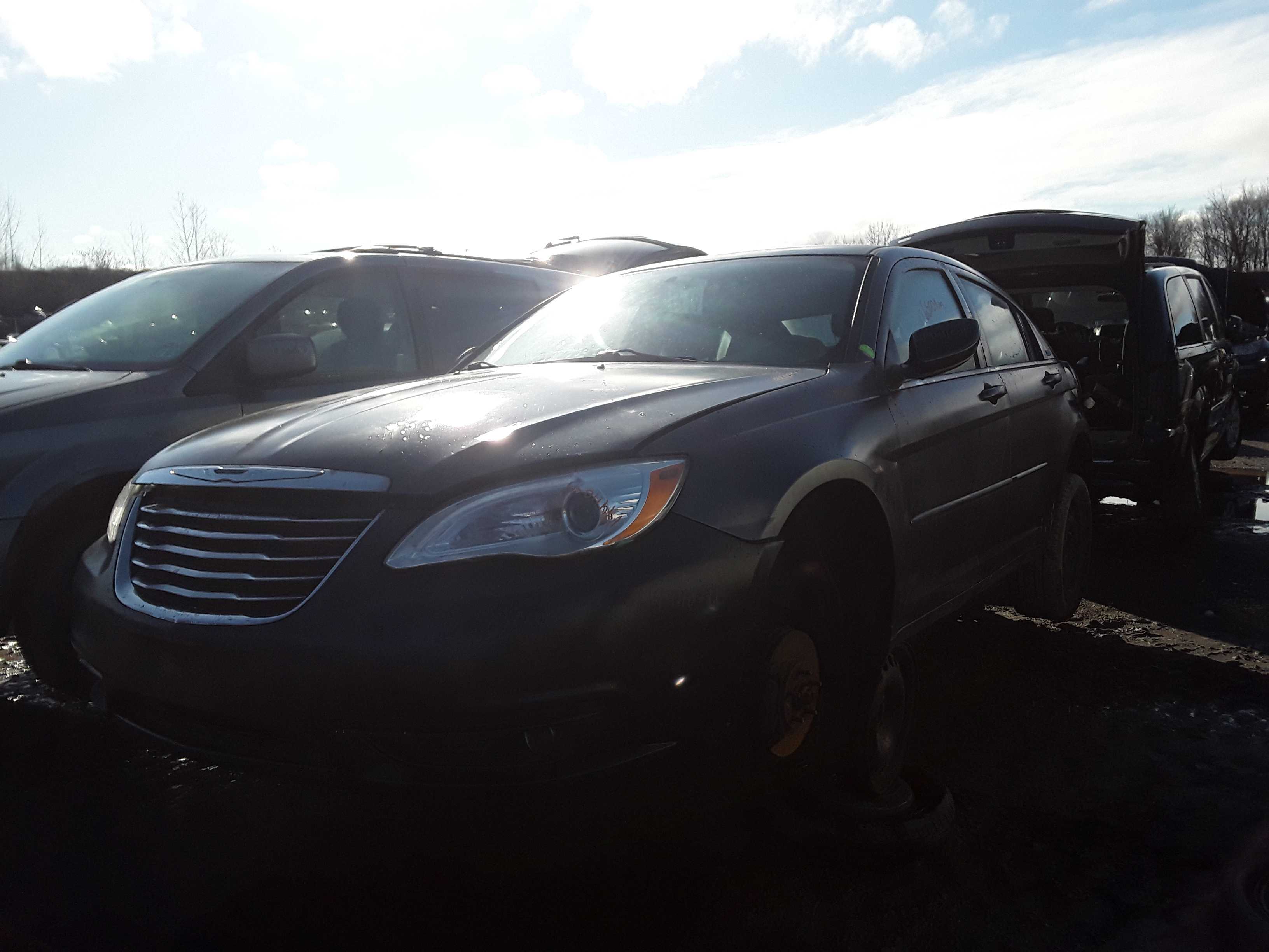 CHRYSLER 200 2011