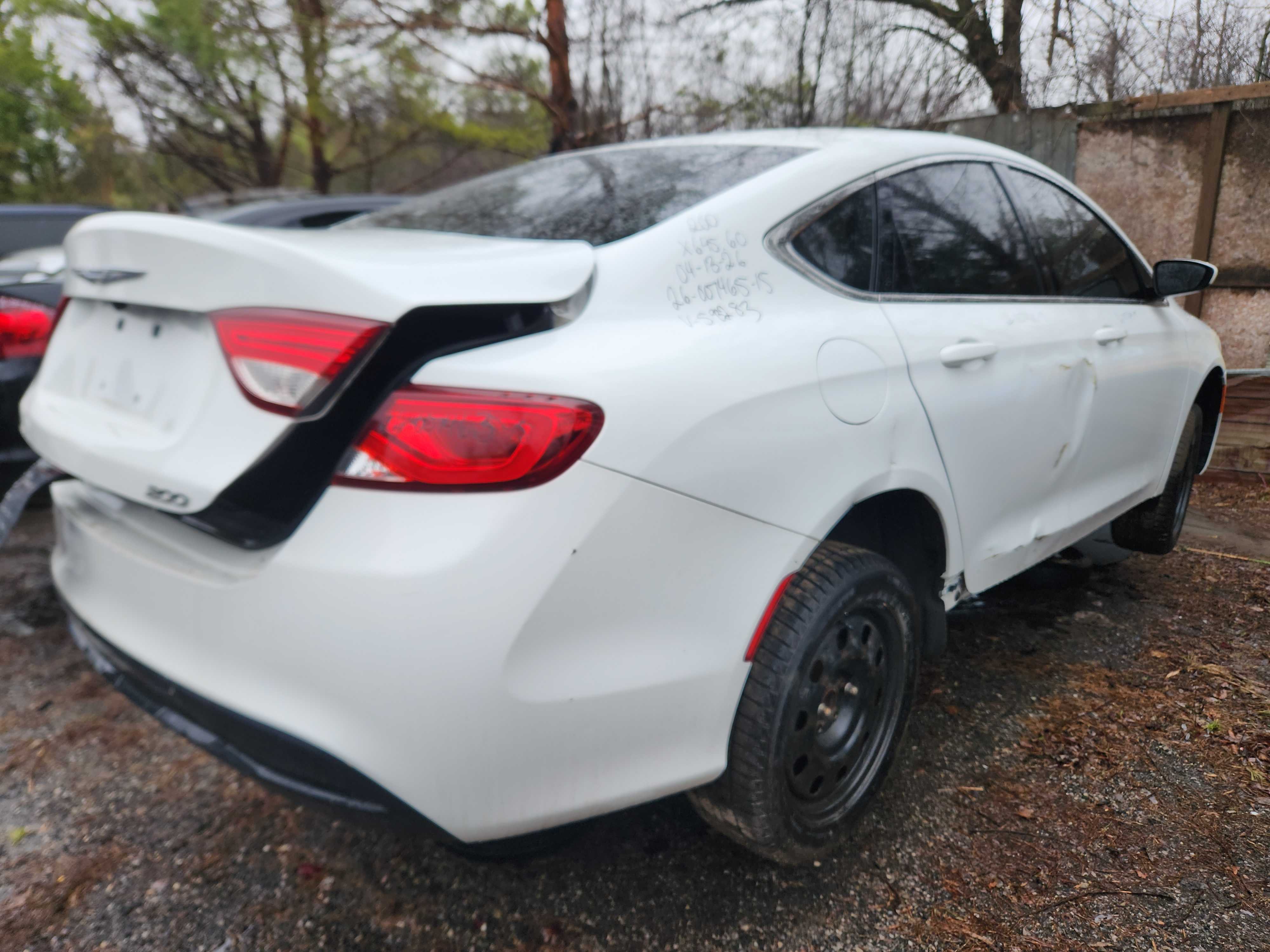 CHRYSLER 200 2015