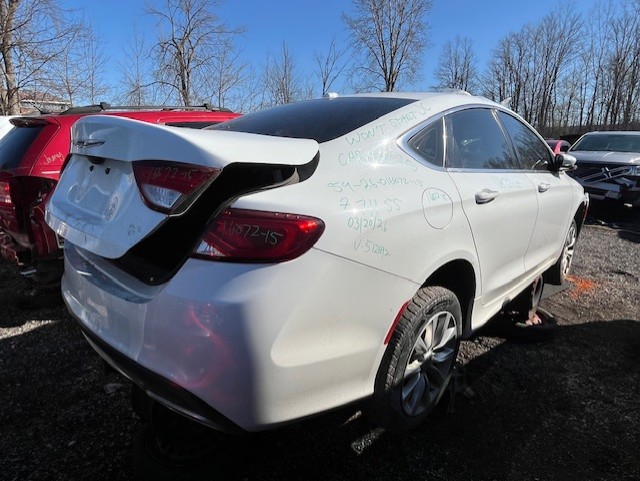 CHRYSLER 200 2015