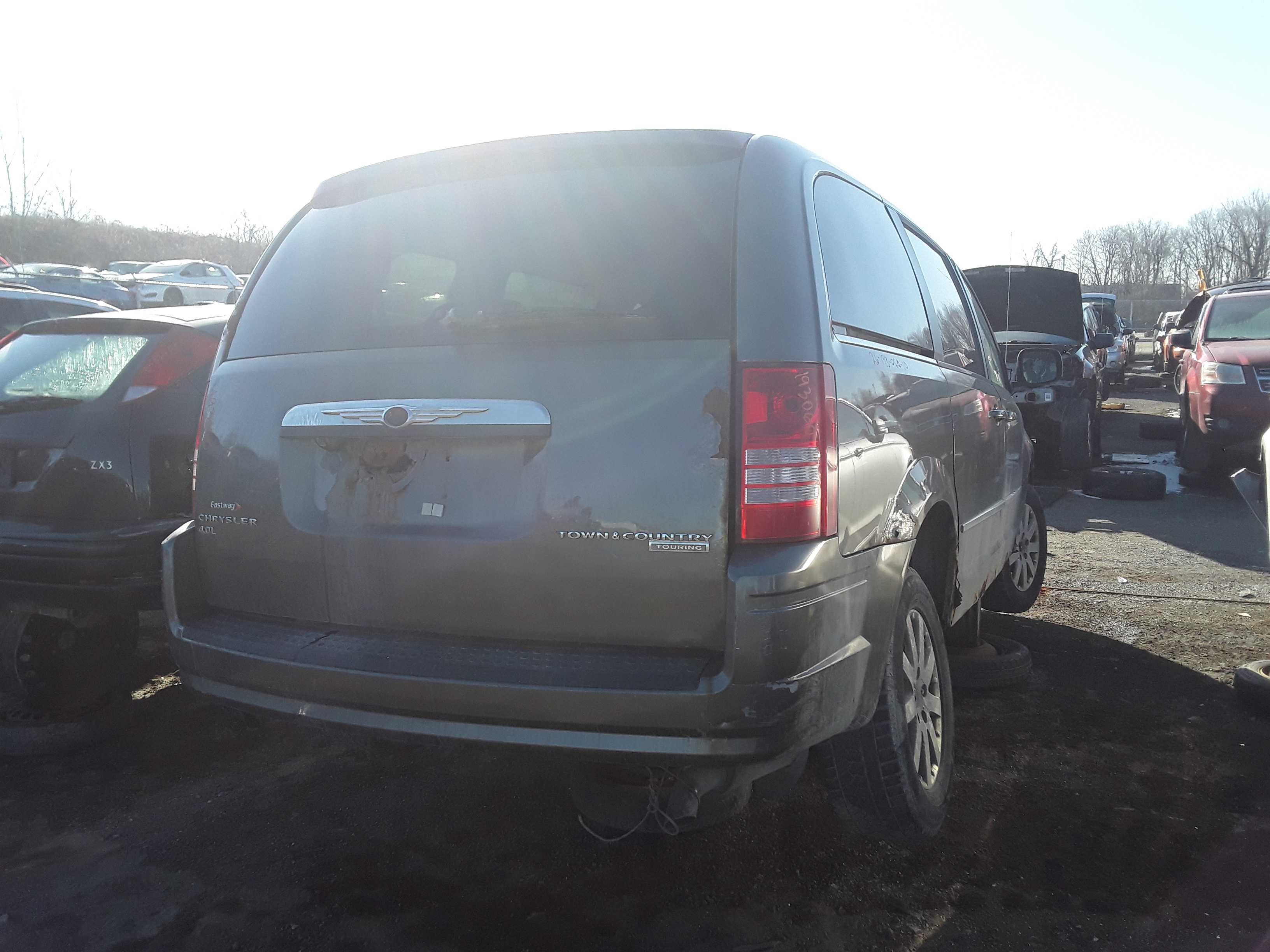 CHRYSLER TOWN &amp; COUNTRY 2010