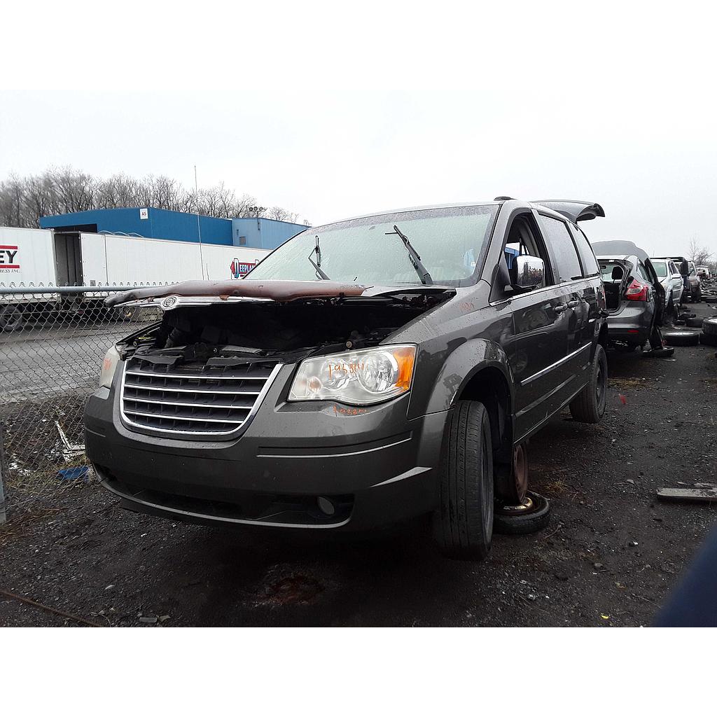 CHRYSLER TOWN &amp; COUNTRY 2010