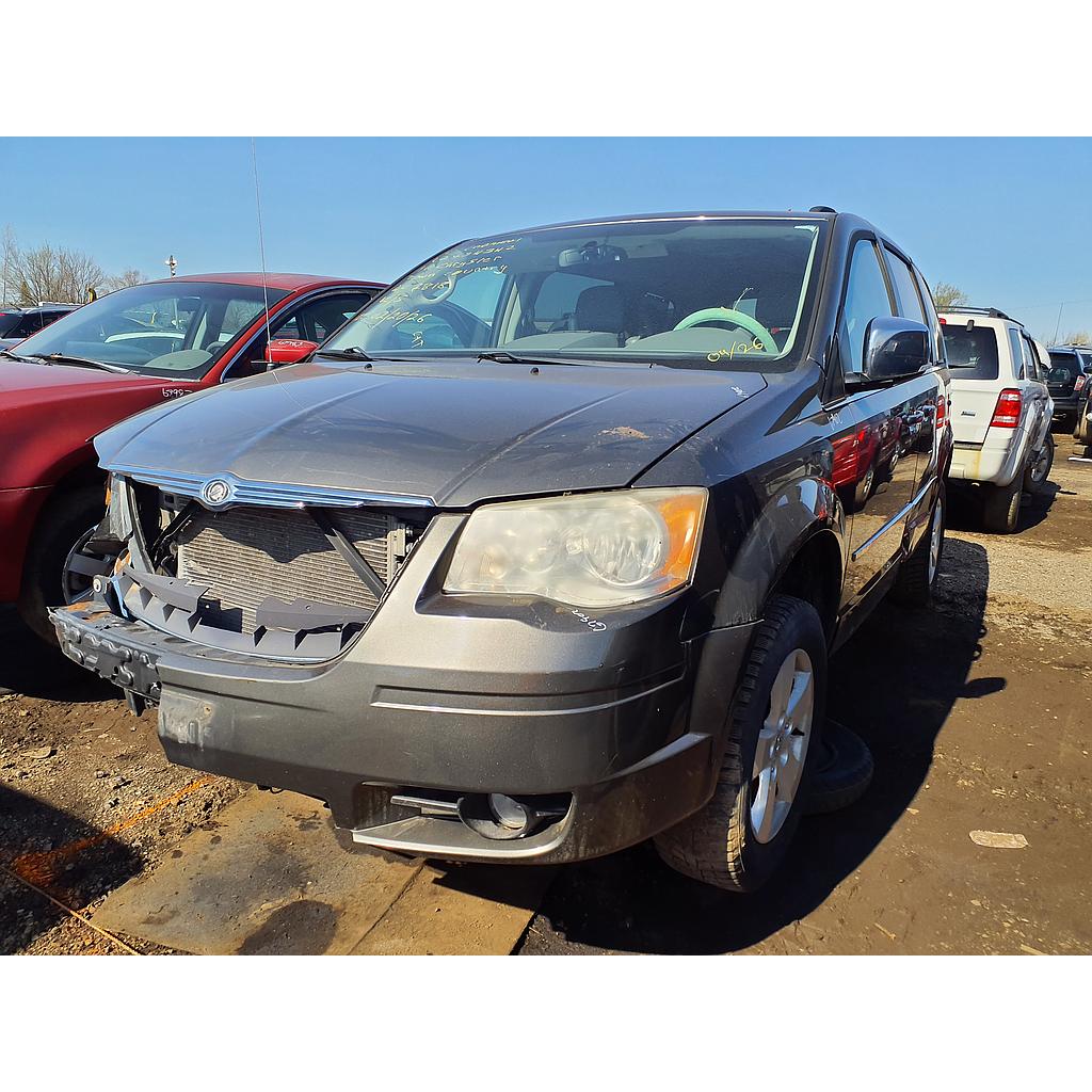 CHRYSLER TOWN &amp; COUNTRY 2010