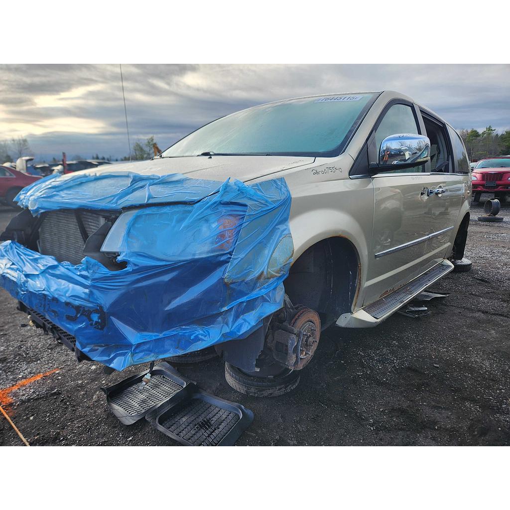 CHRYSLER TOWN &amp; COUNTRY 2010