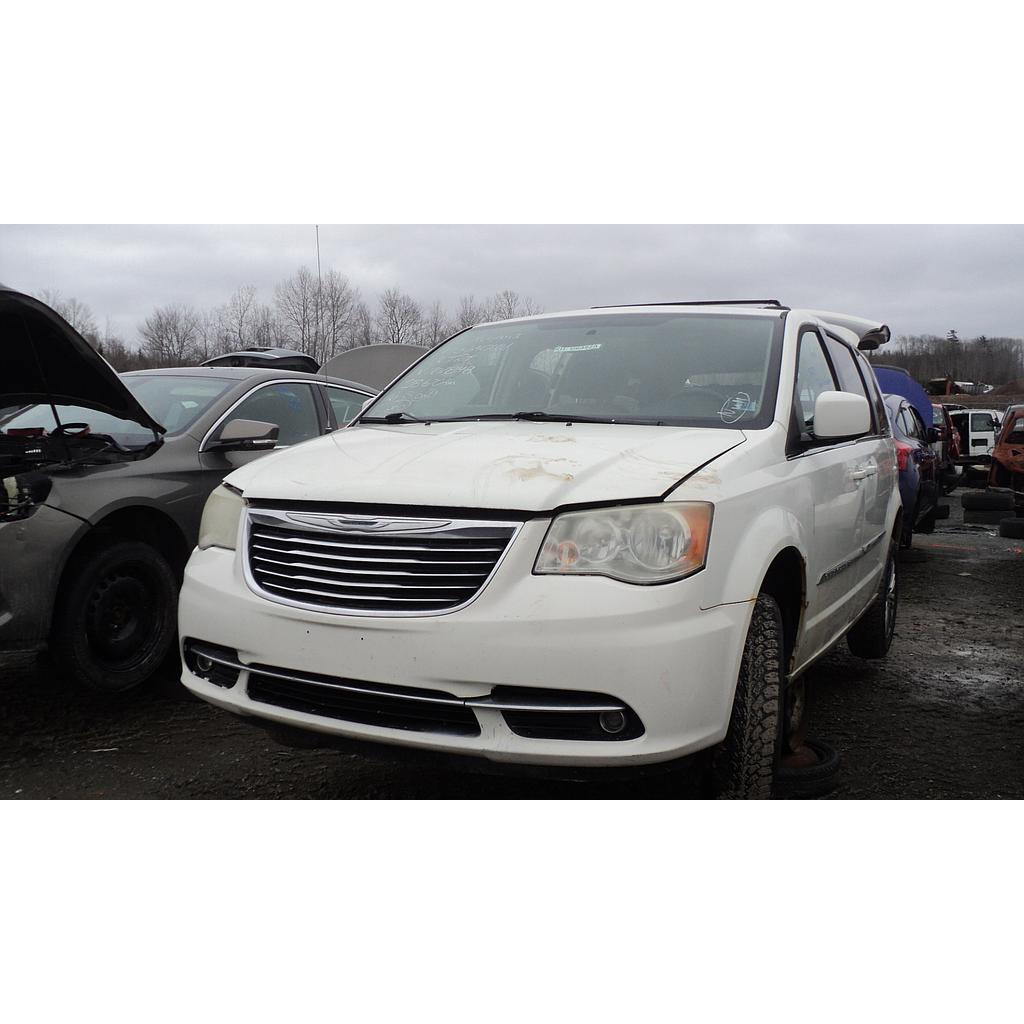 CHRYSLER TOWN &amp; COUNTRY 2013