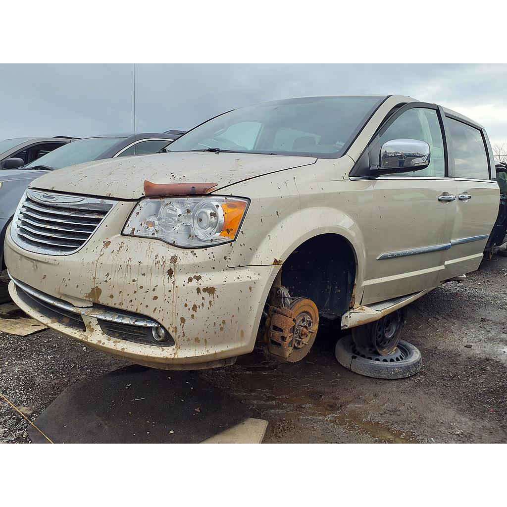 CHRYSLER TOWN &amp; COUNTRY 2013