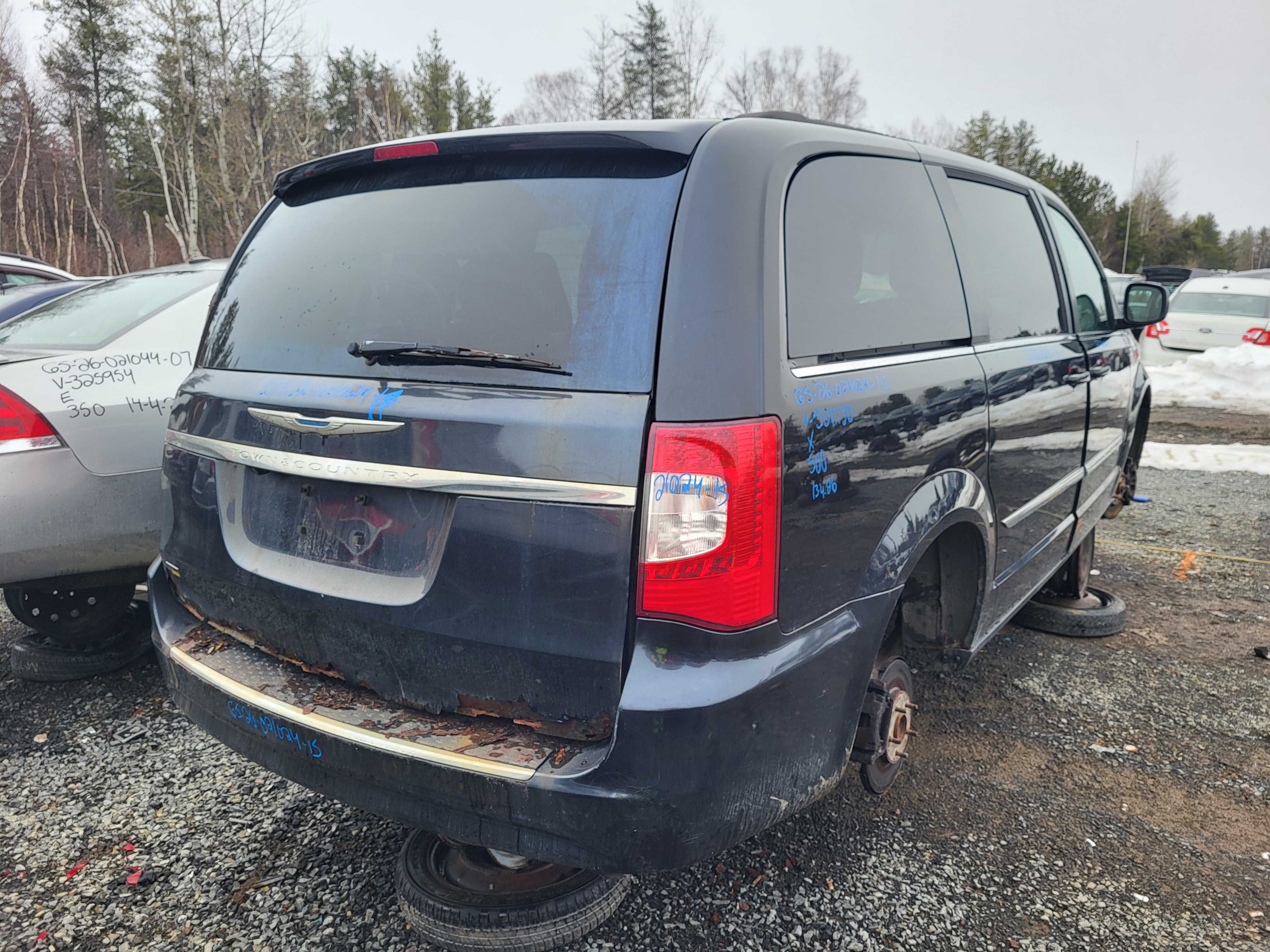 CHRYSLER TOWN &amp; COUNTRY 2015