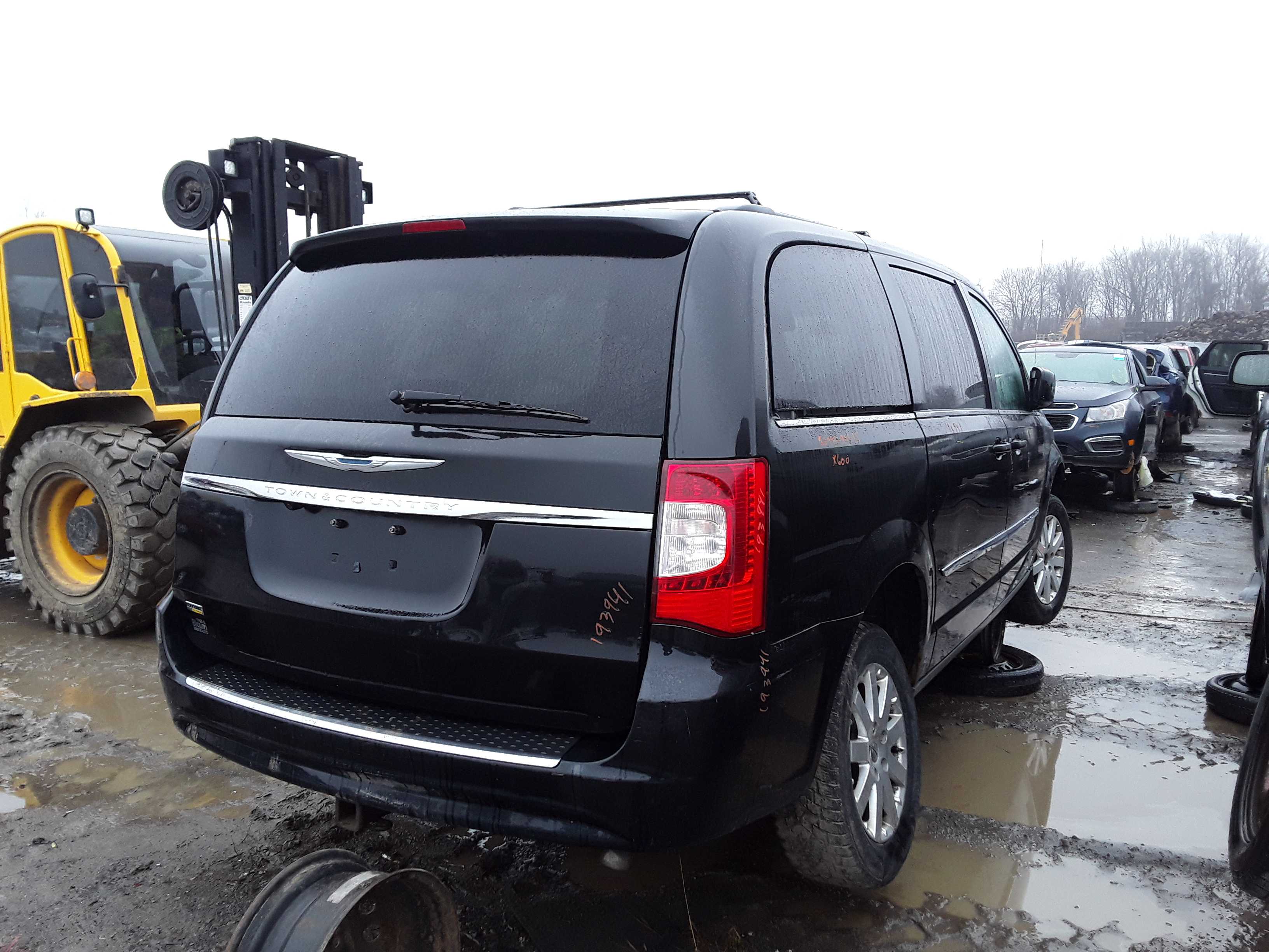 CHRYSLER TOWN &amp; COUNTRY 2015