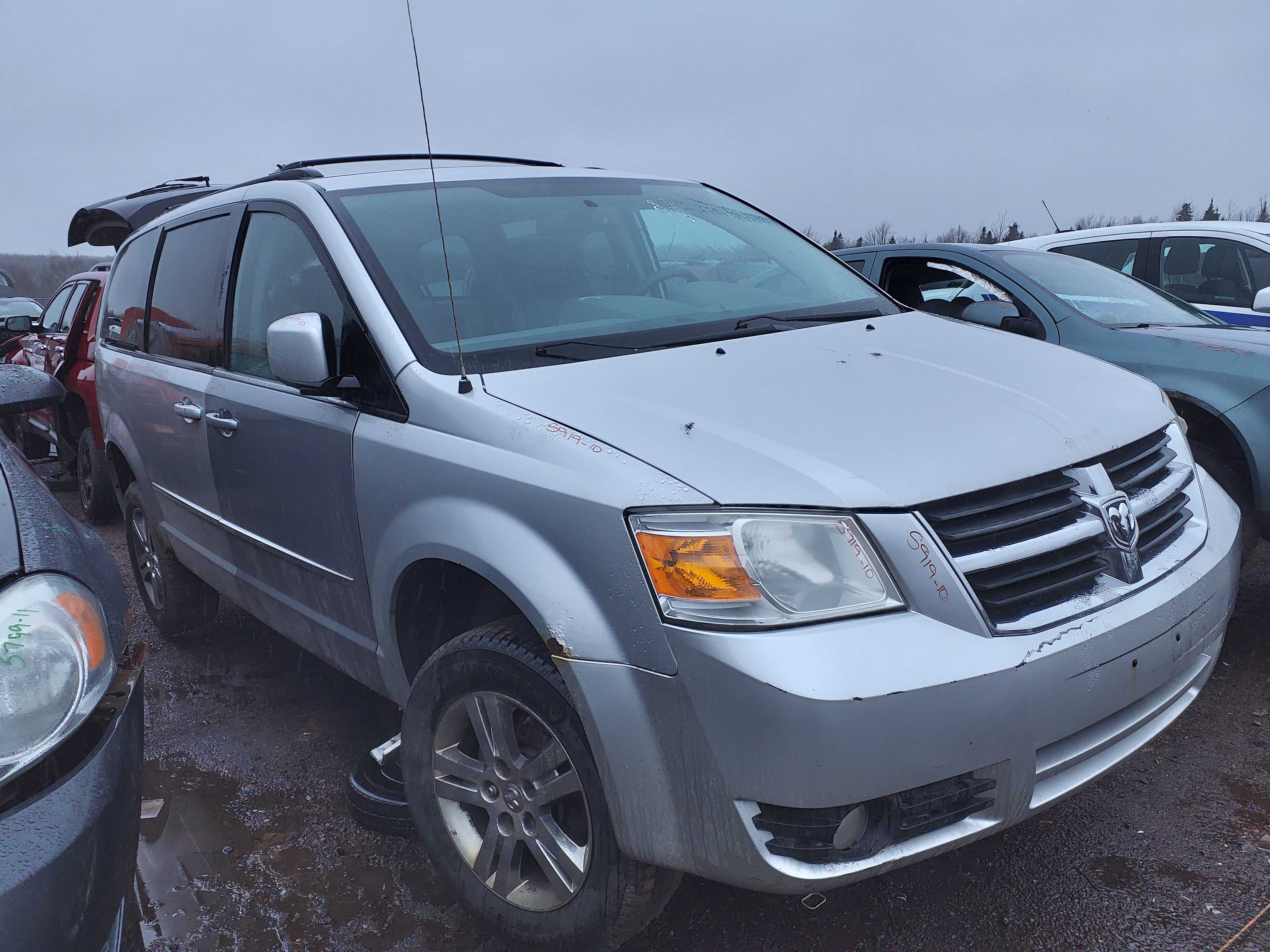 DODGE GRAND CARAVAN 2010