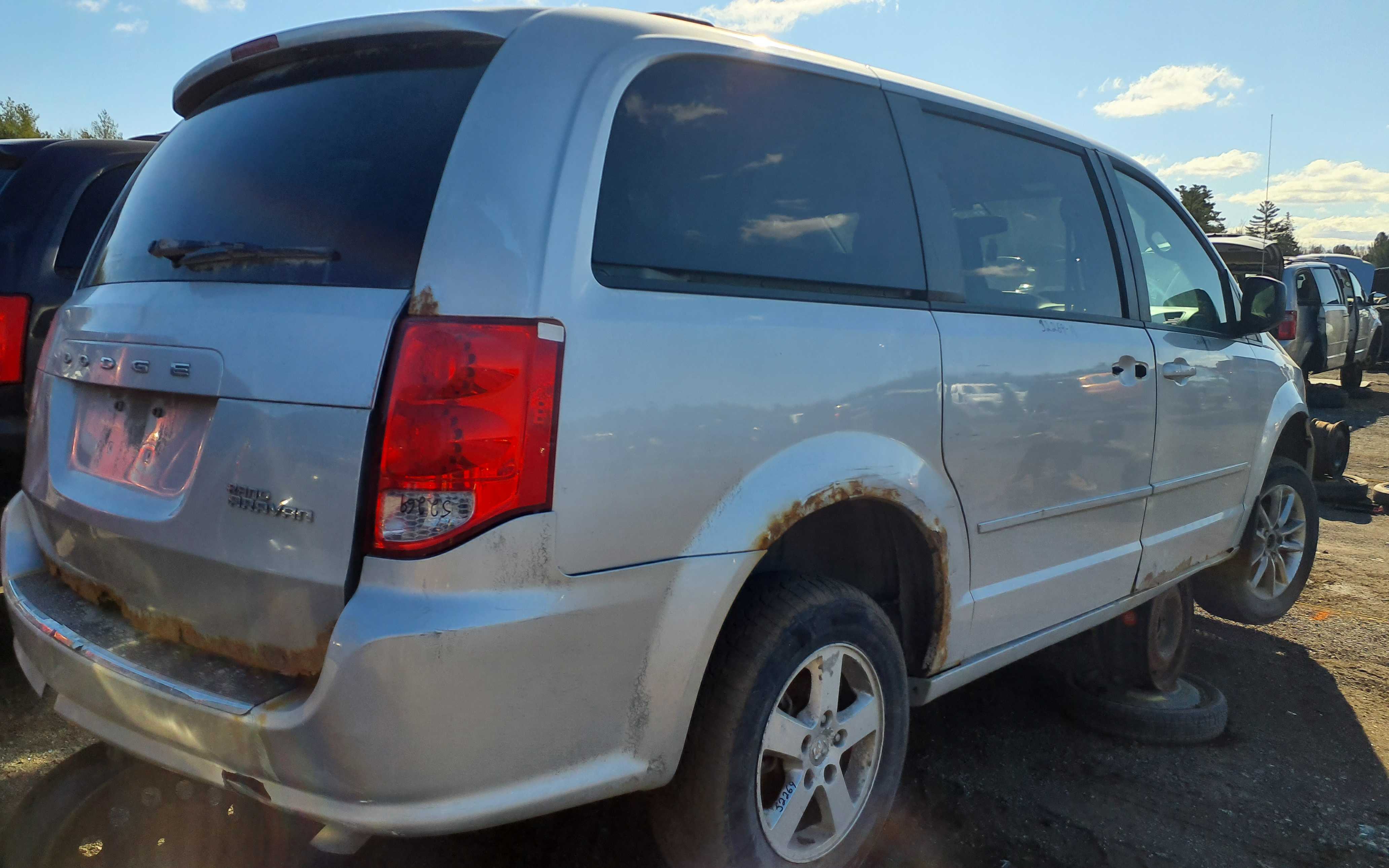 DODGE GRAND CARAVAN 2011