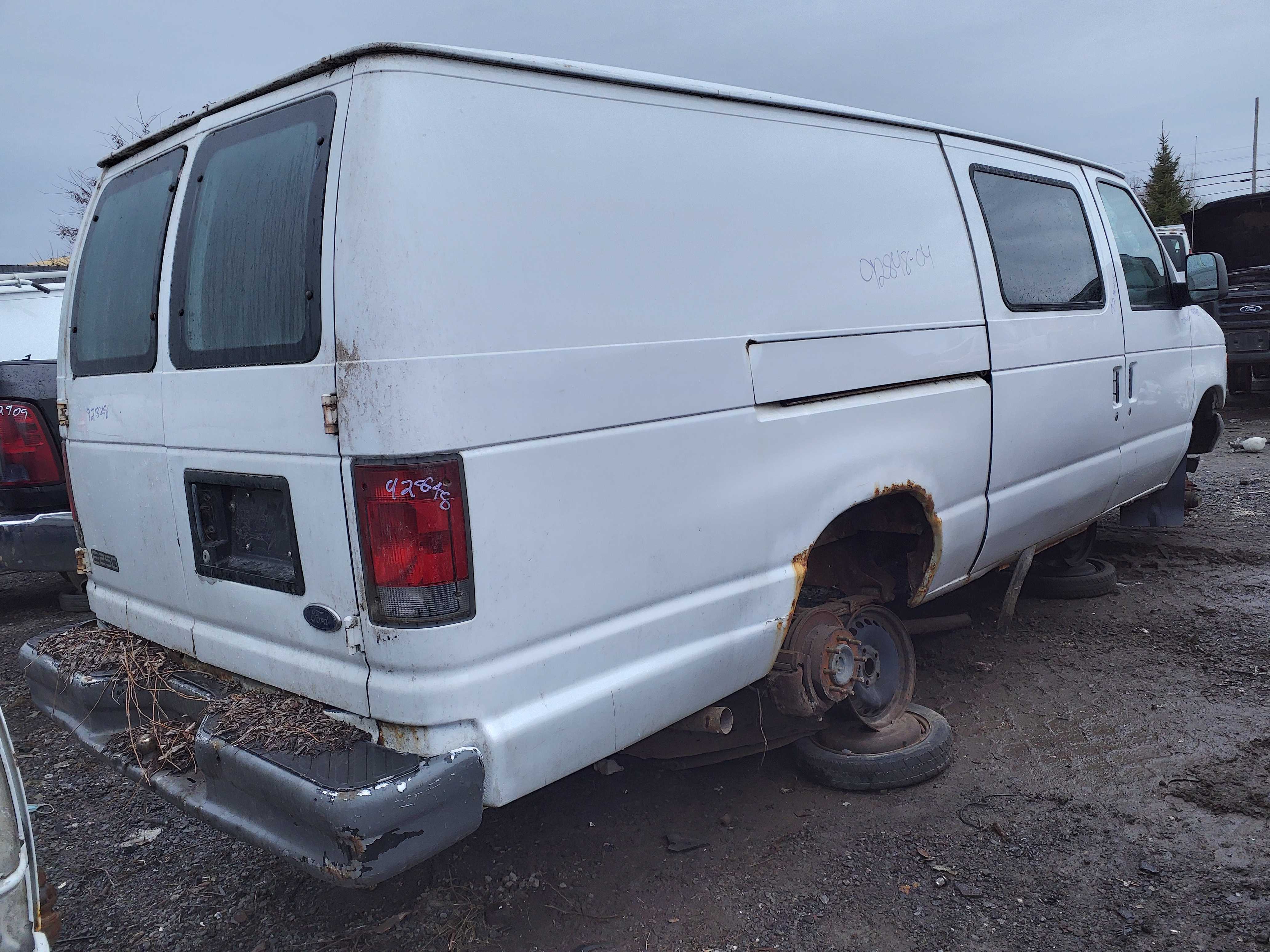 FORD ECONOLINE 2004