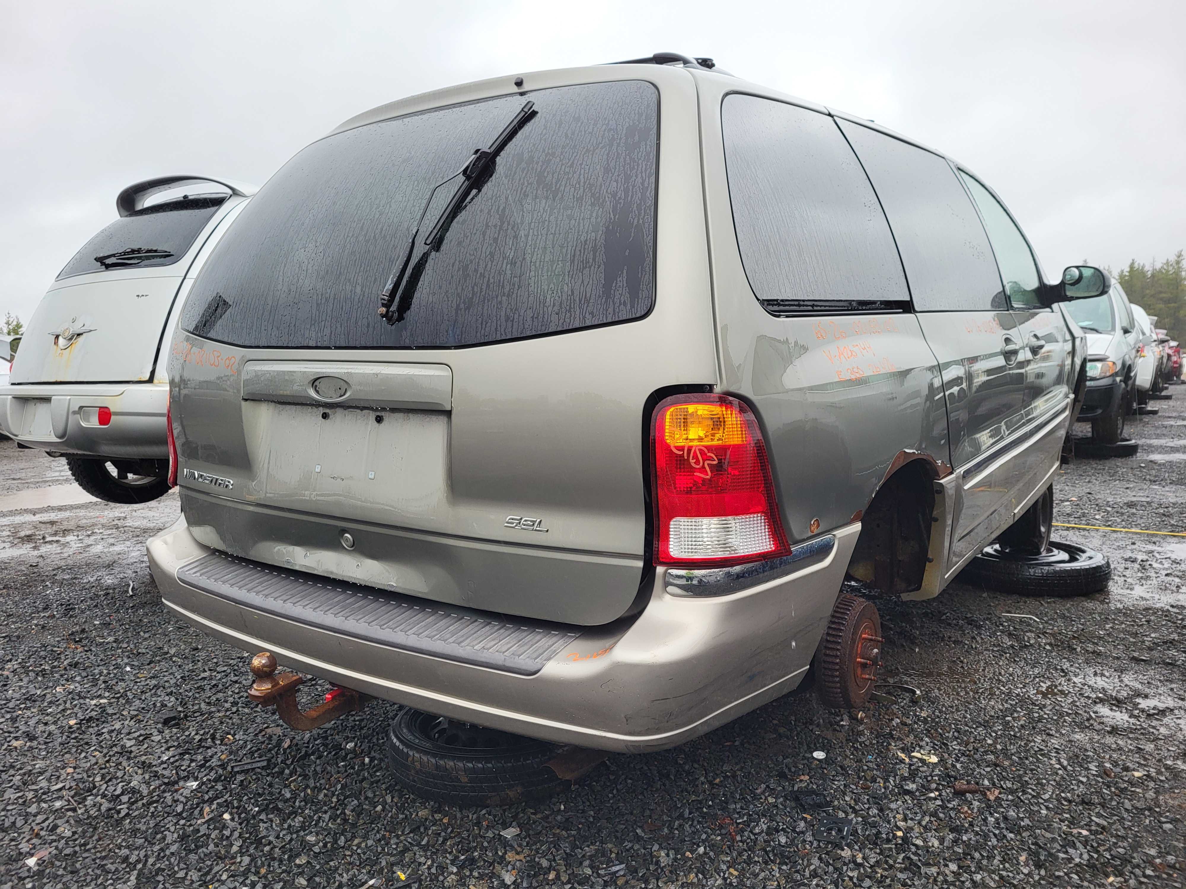 FORD WINDSTAR 2002
