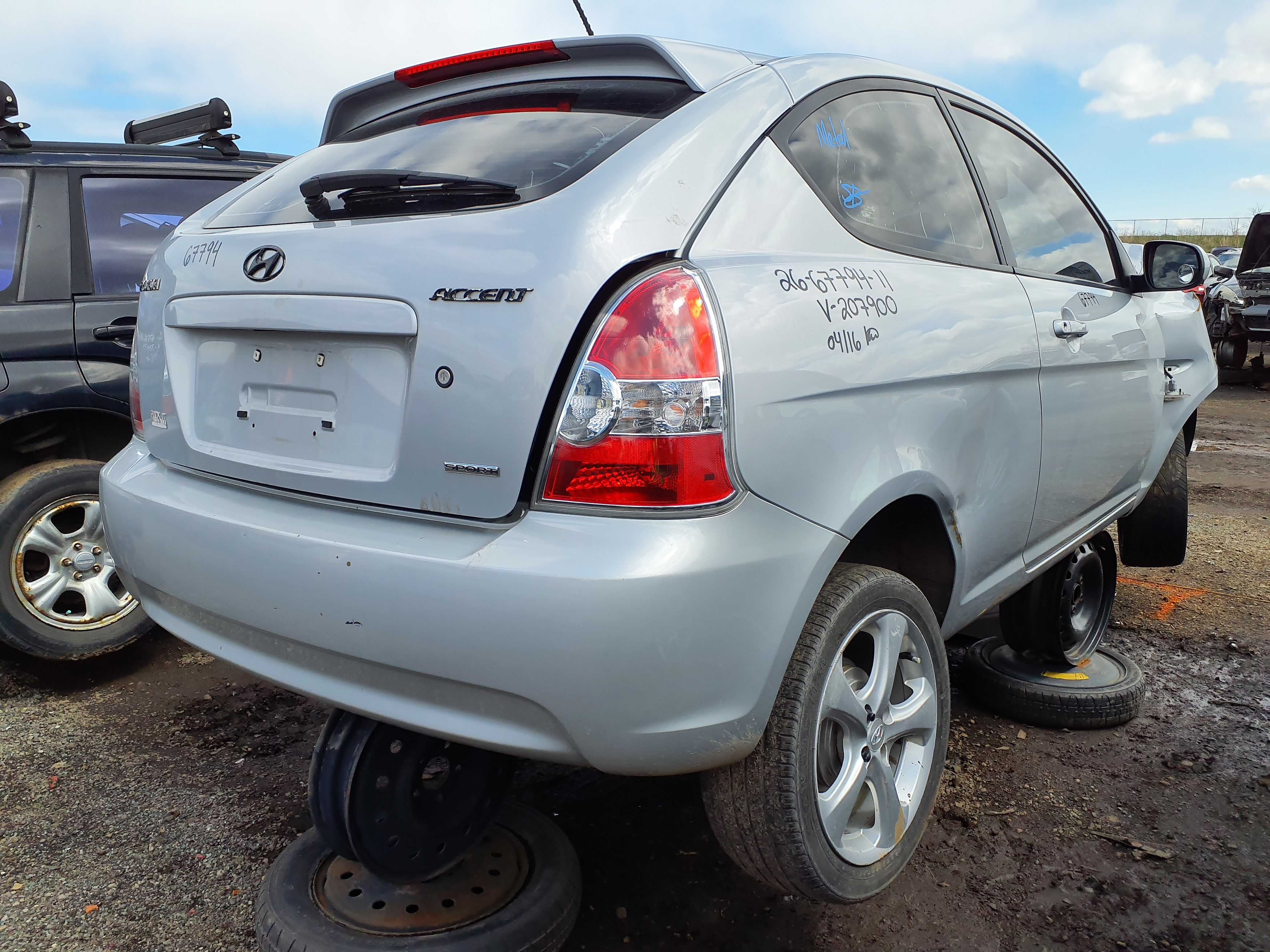 HYUNDAI ACCENT 2011