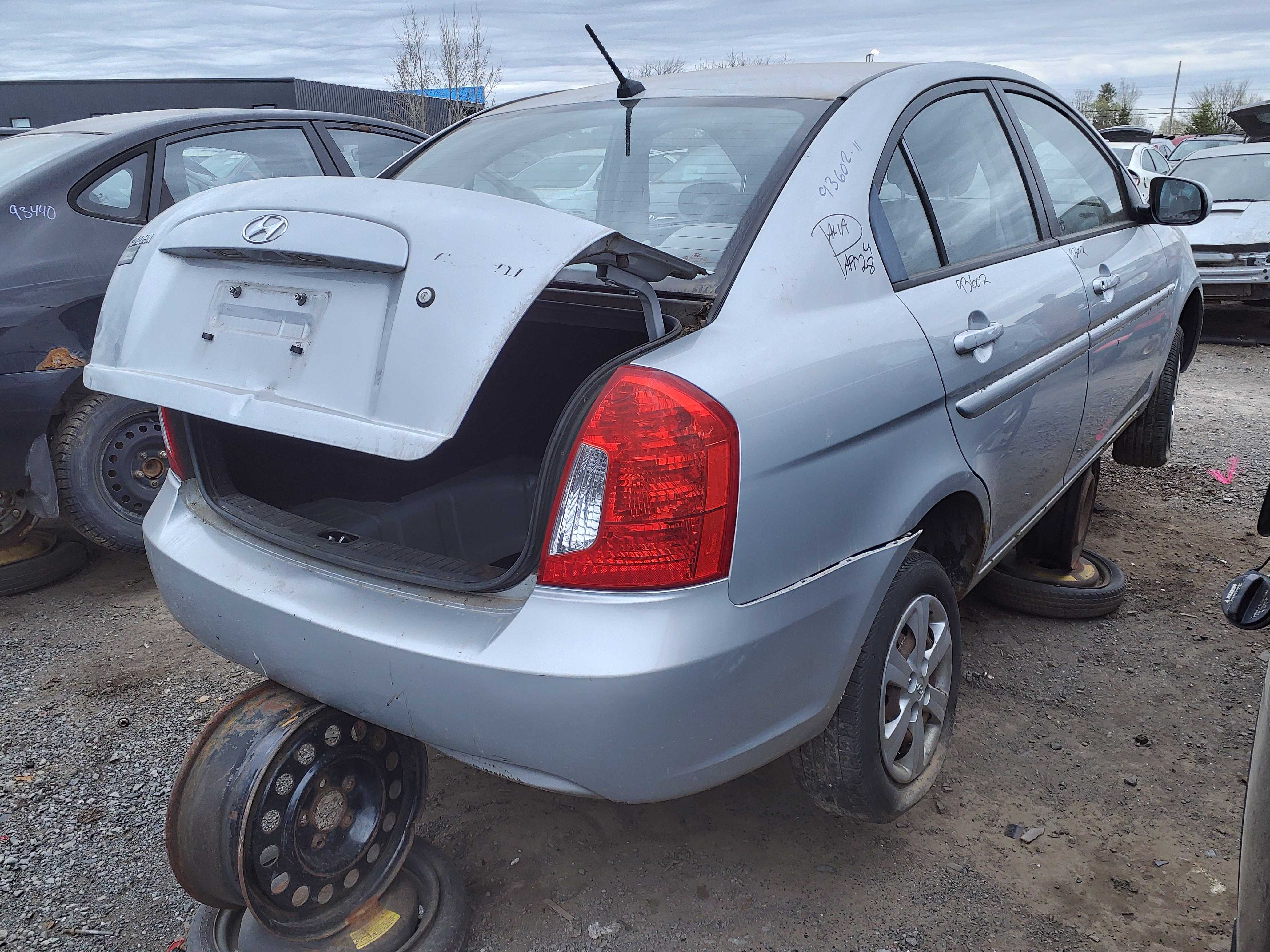 HYUNDAI ACCENT 2011