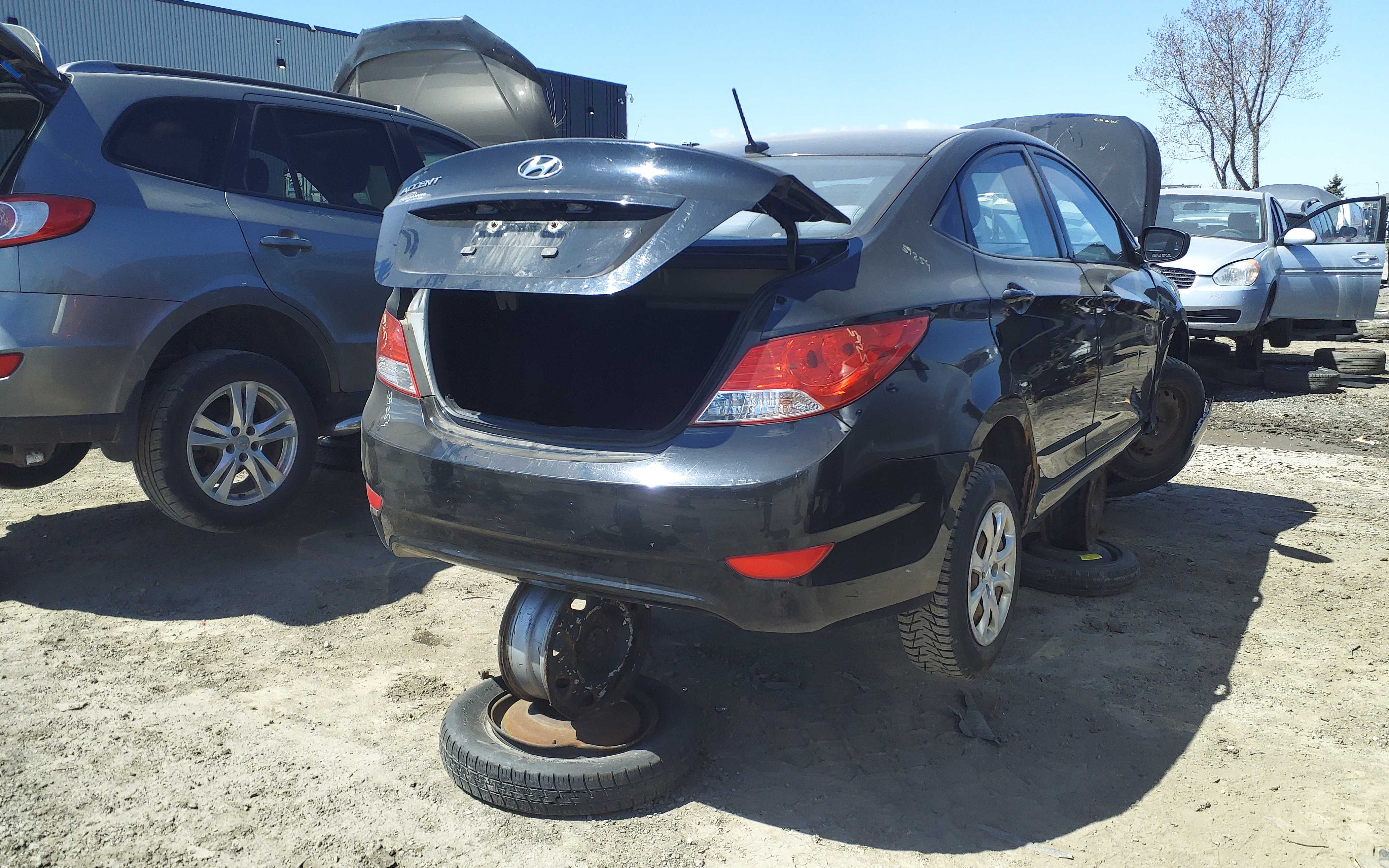 HYUNDAI ACCENT 2012