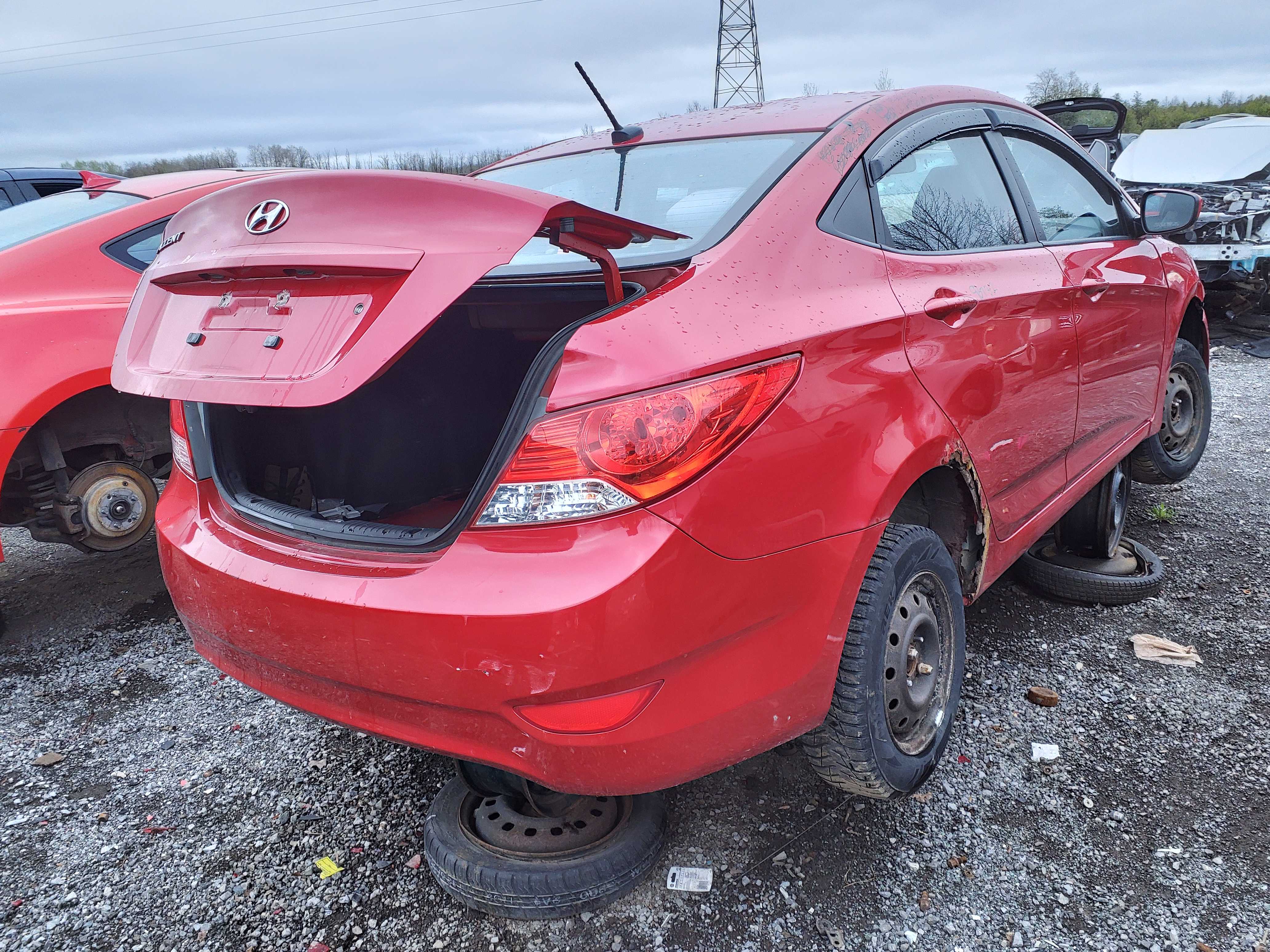 HYUNDAI ACCENT 2012