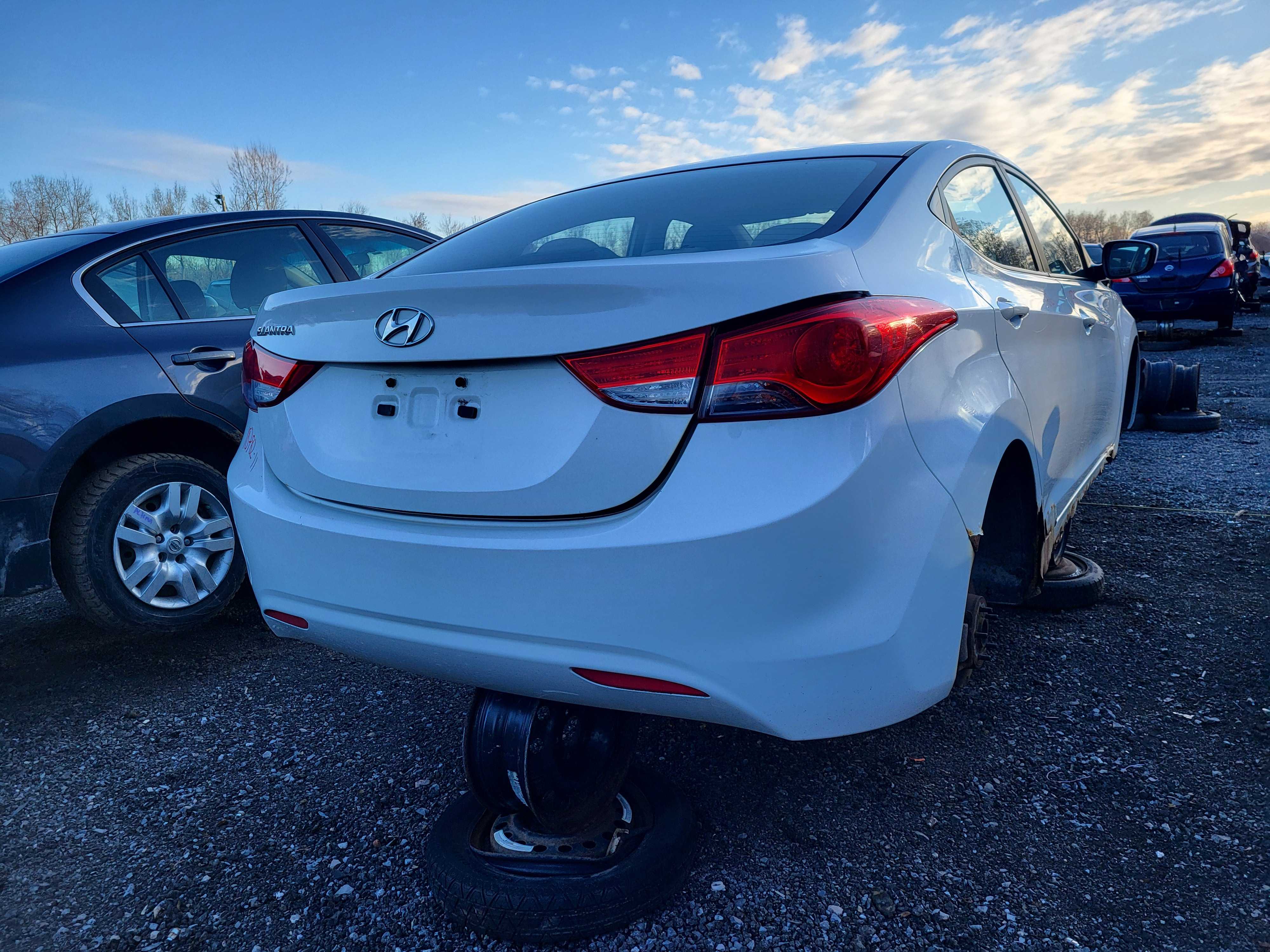 HYUNDAI ELANTRA 2011