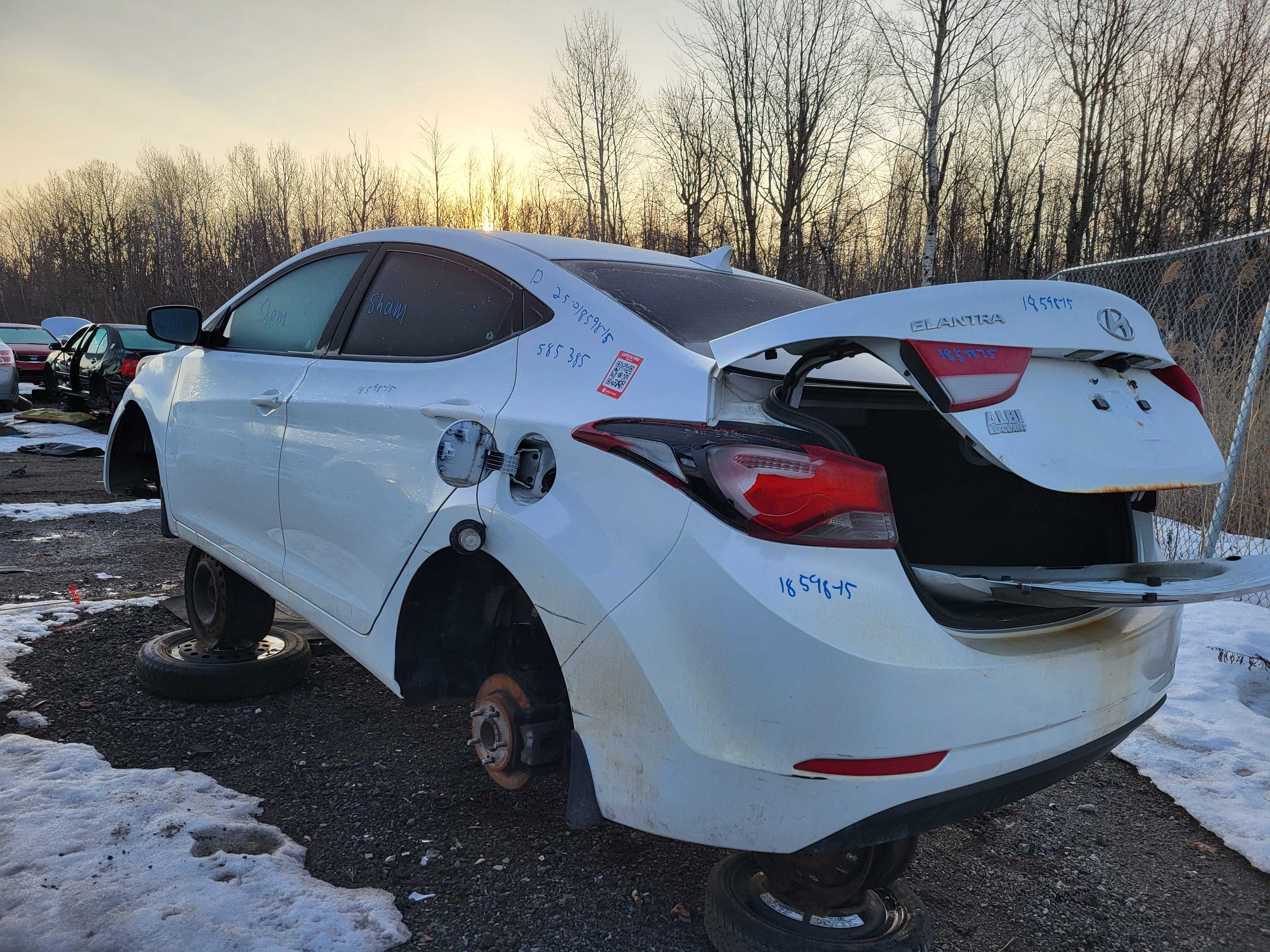 HYUNDAI ELANTRA 2015