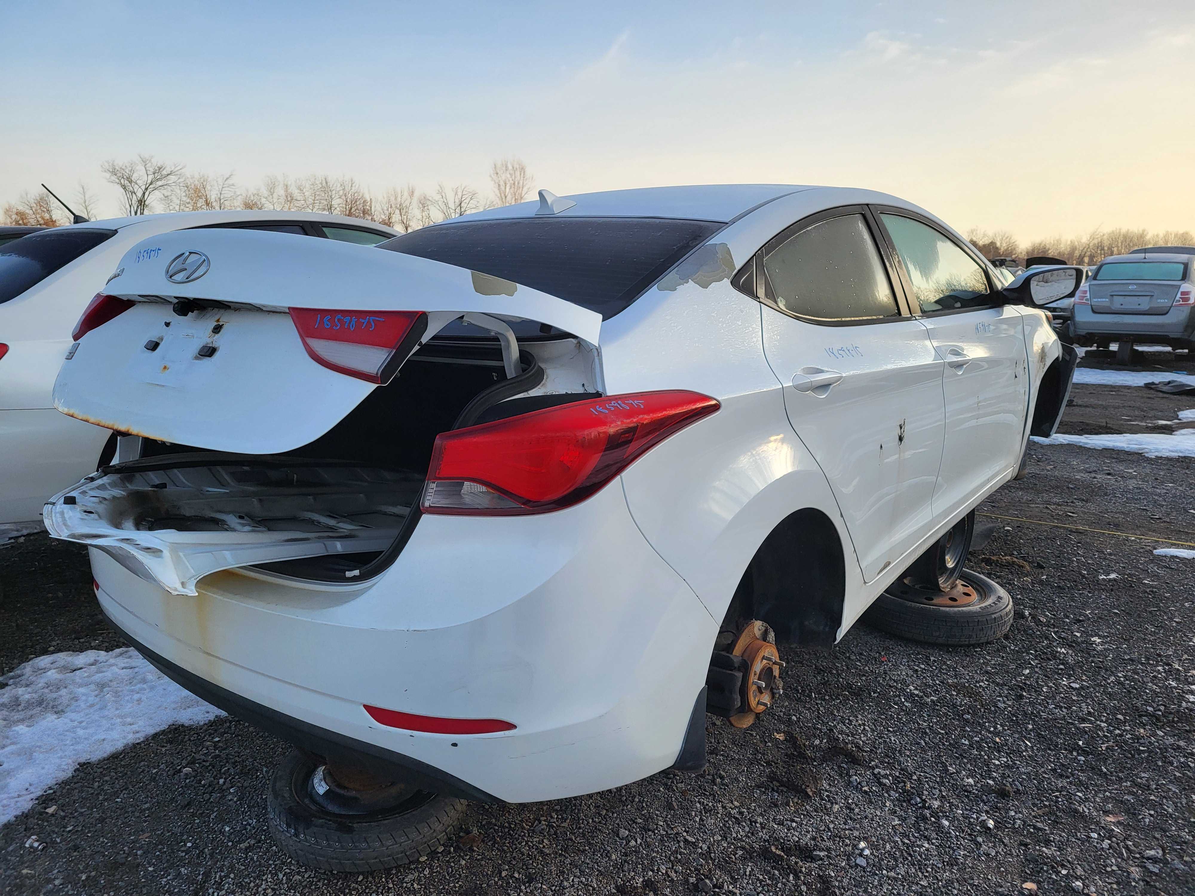 HYUNDAI ELANTRA 2015