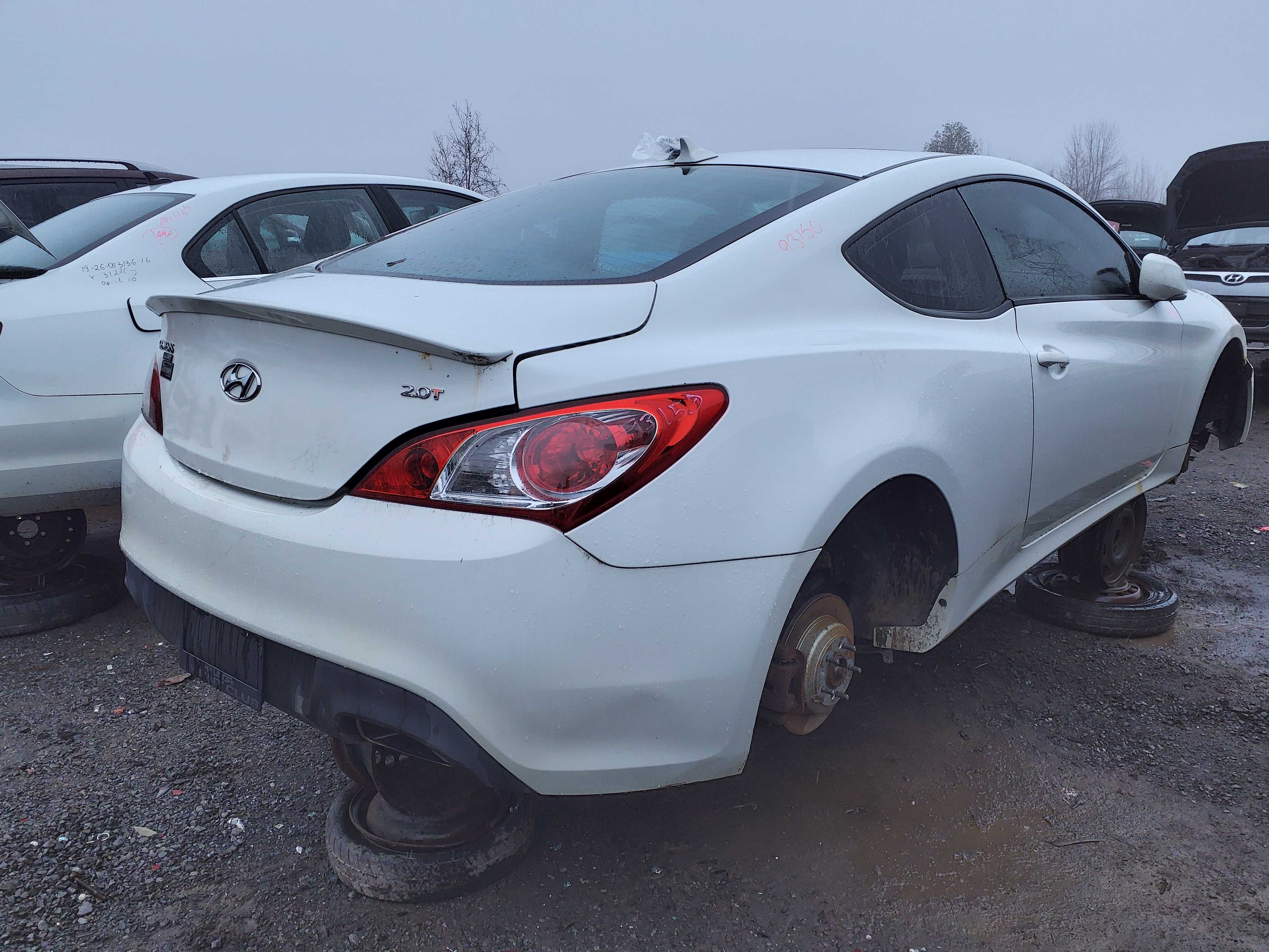 HYUNDAI GENESIS 2012