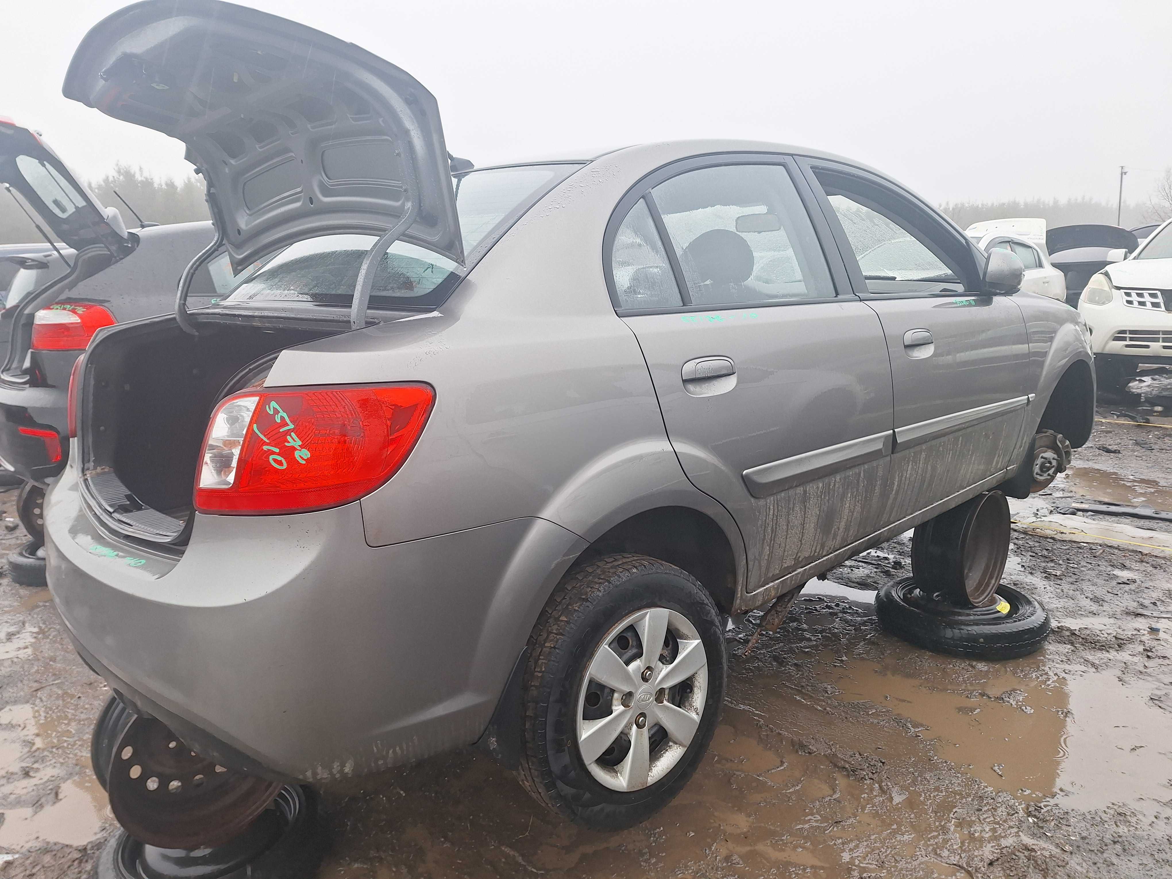 KIA RIO 2010
