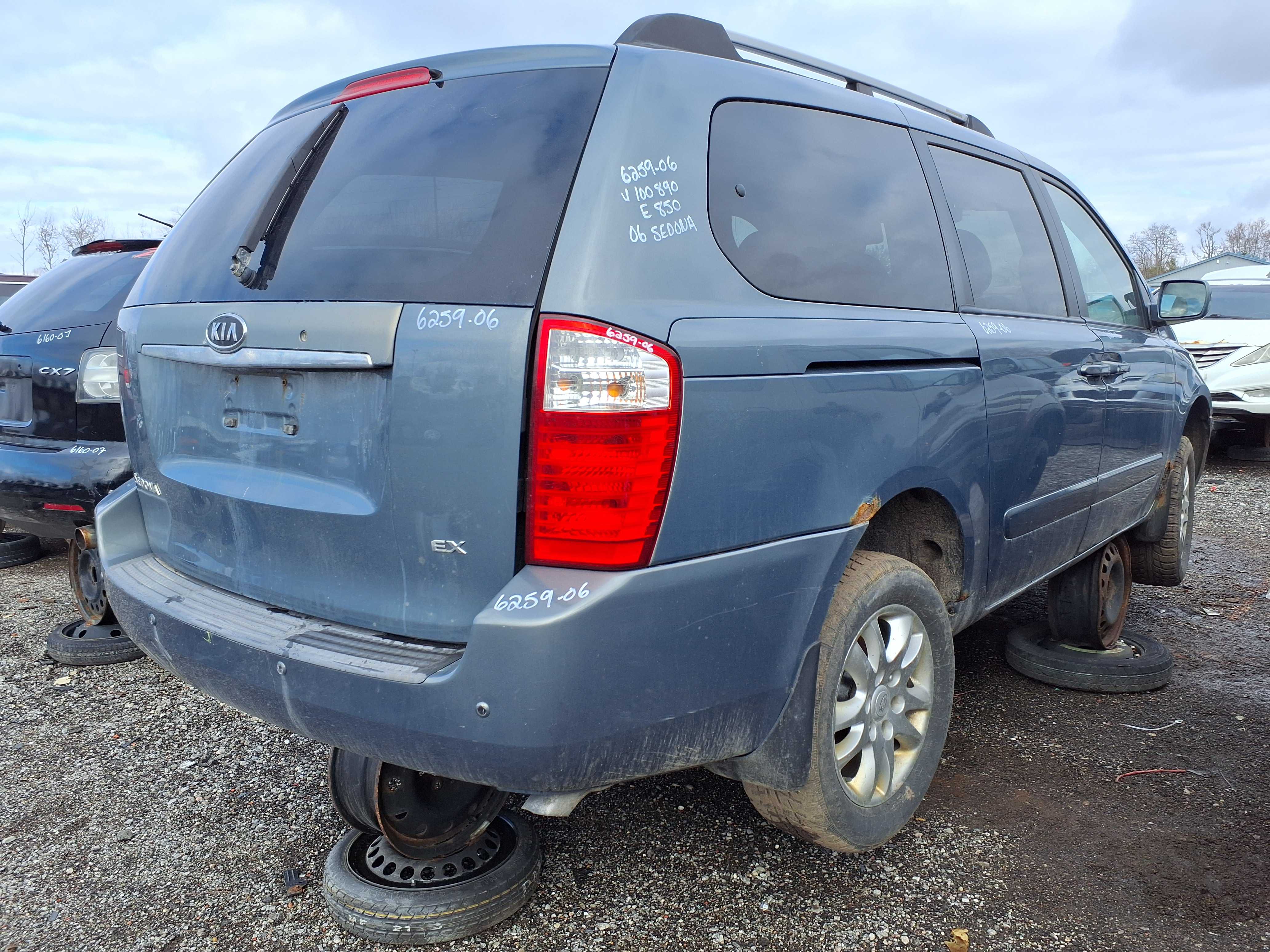 KIA SEDONA 2006