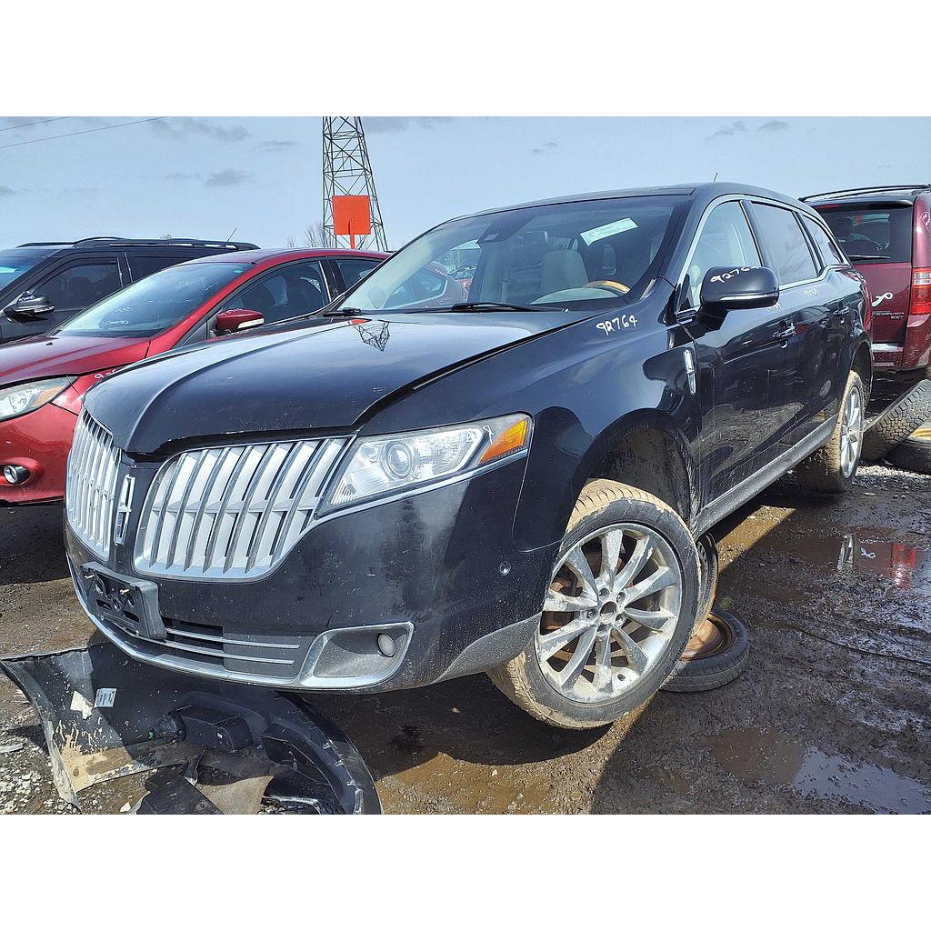LINCOLN MKT 2010