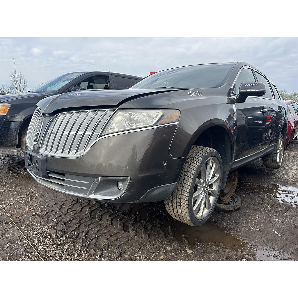 LINCOLN MKT 2011